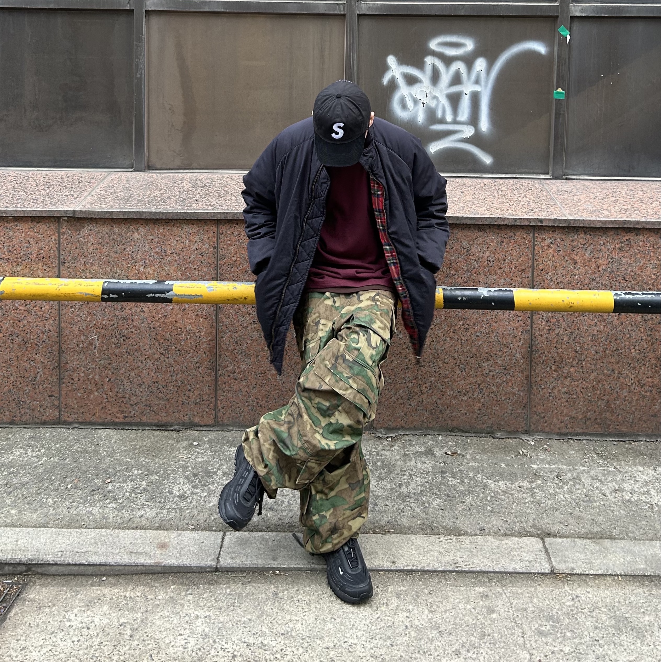 Nike x Comme des Garcons Homme Plus Air Max TL 2.5 Black, Supreme Corduroy S Logo 6-Panel Black - 23FW 착용 스타일 - 3
