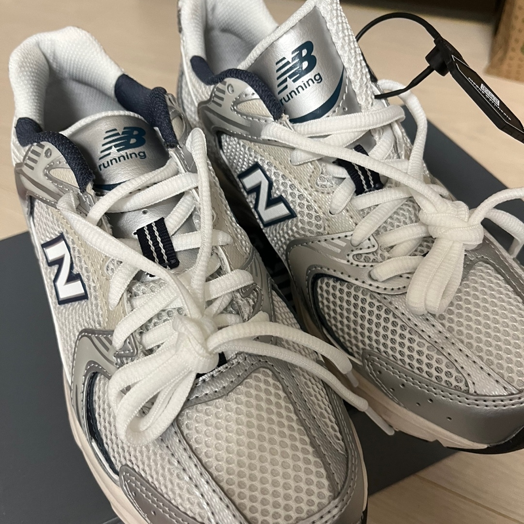 New Balance 530 Steel Grey 착용 스타일