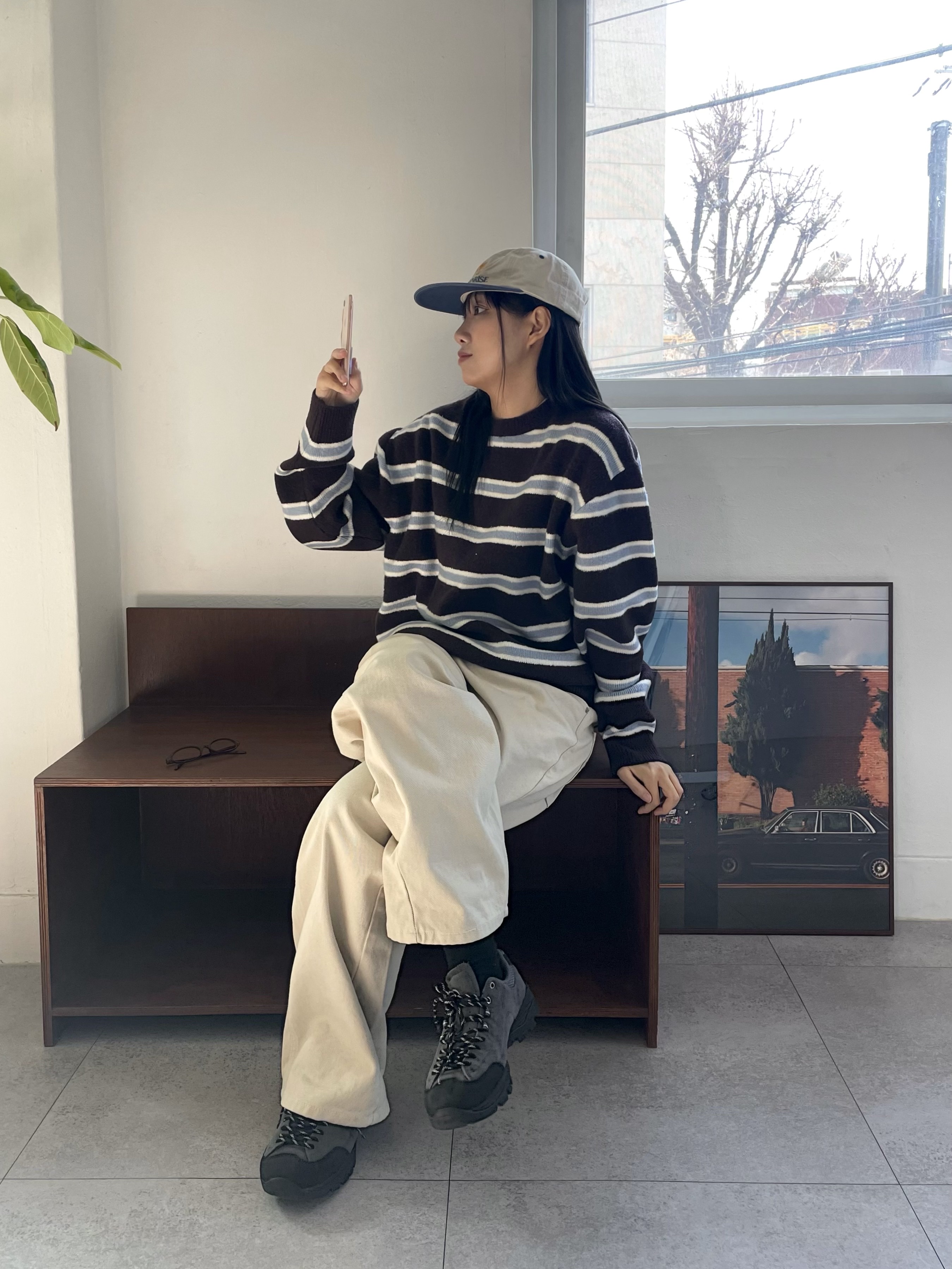 Hello Sunrise Two Tone Washed OG Logo 6Panel Cap Beige & Vintage Blue 착용 스타일 - 5