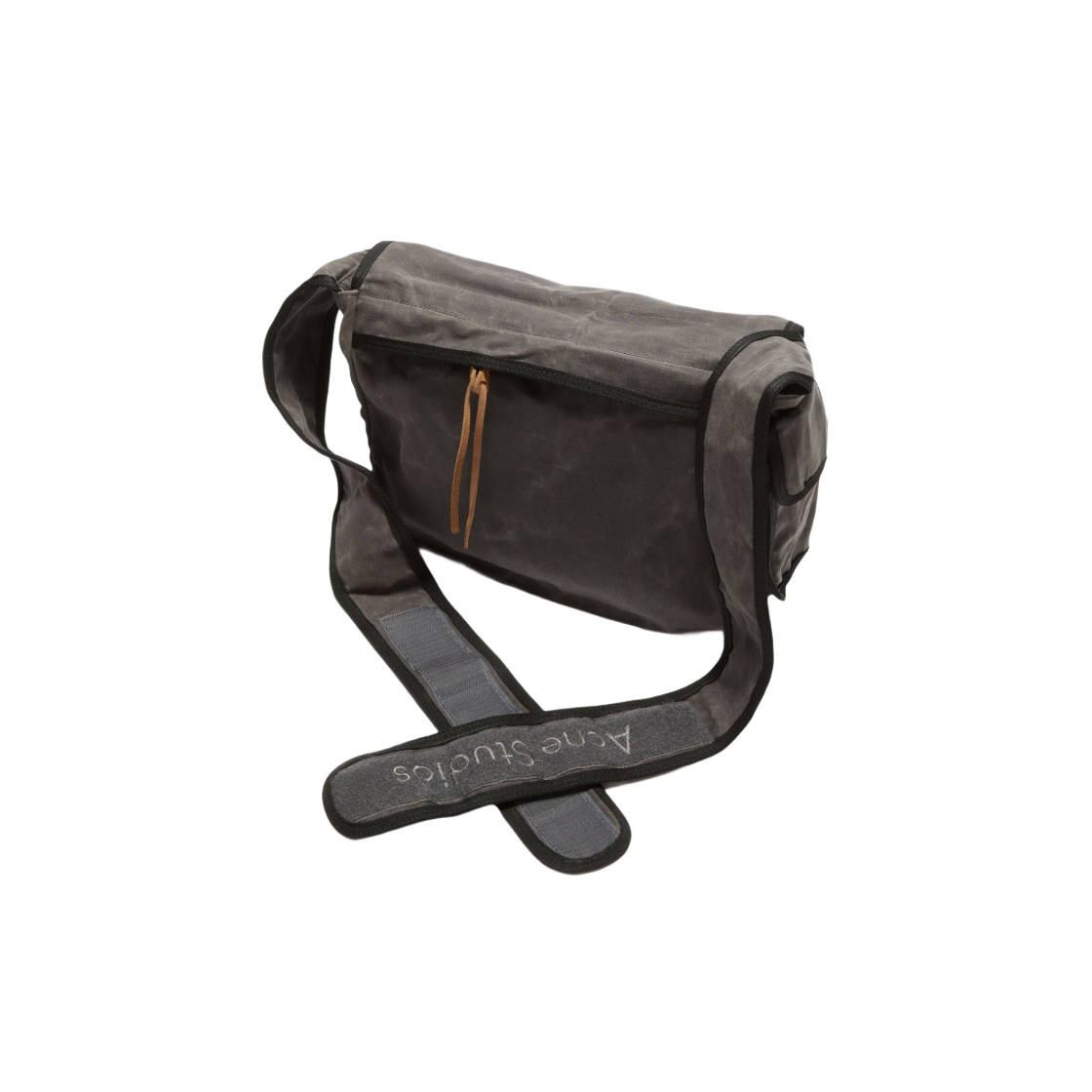 아크네 스튜디오 메신저백 그레이 블랙 Acne Studios KREAM