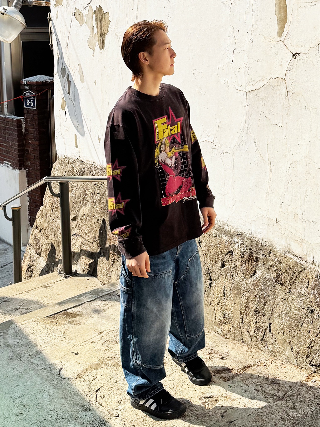 QT8 GARMENTS Star Sheriff EC Washed Long Sleeve Black, QT8 GARMENTS Painted Double Knee Washed Pants Blue 착용 스타일 - 1