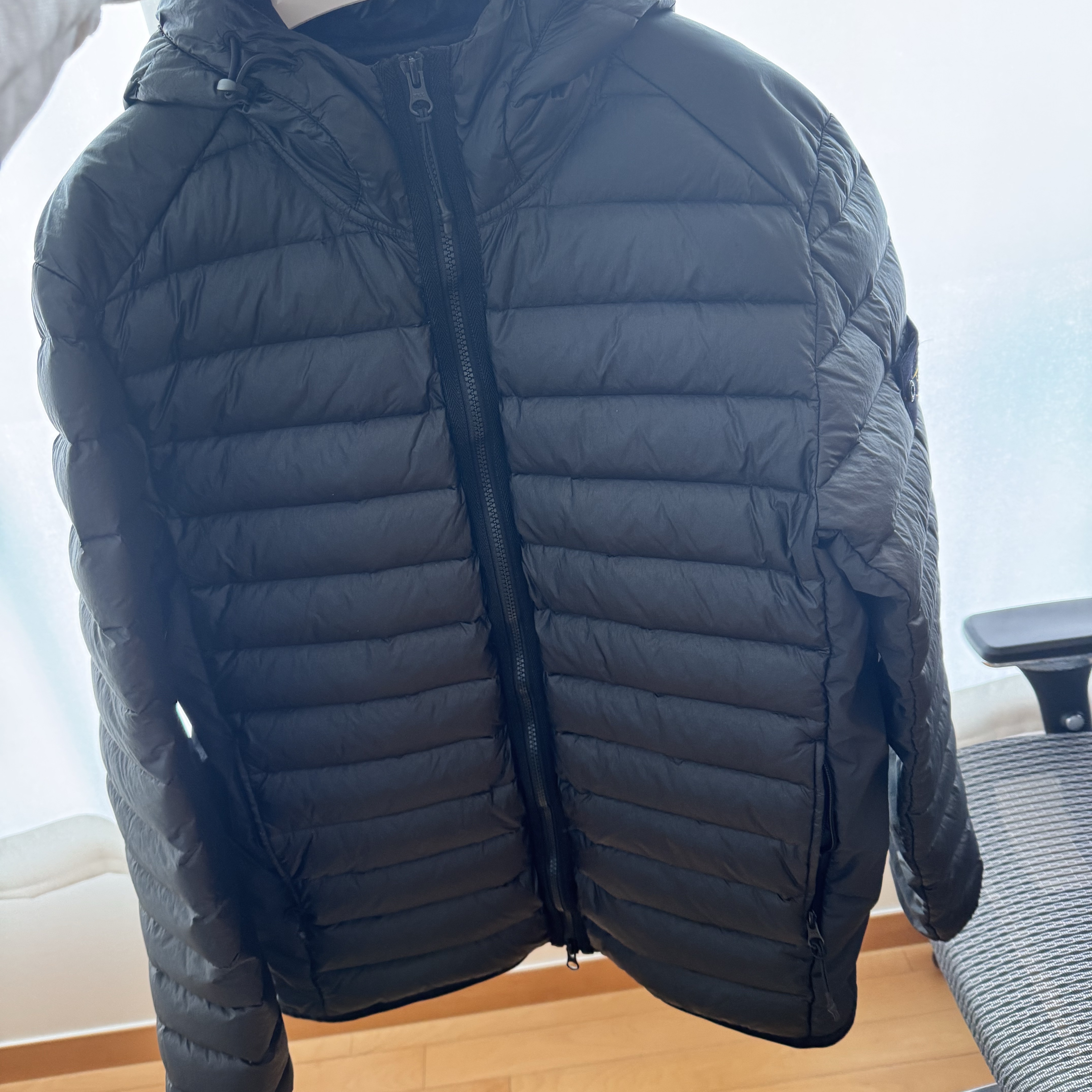 Stone Island 4100403 Loom Woven Chambers Nylon Down-TC Jacket Black - 25SS 착용 스타일