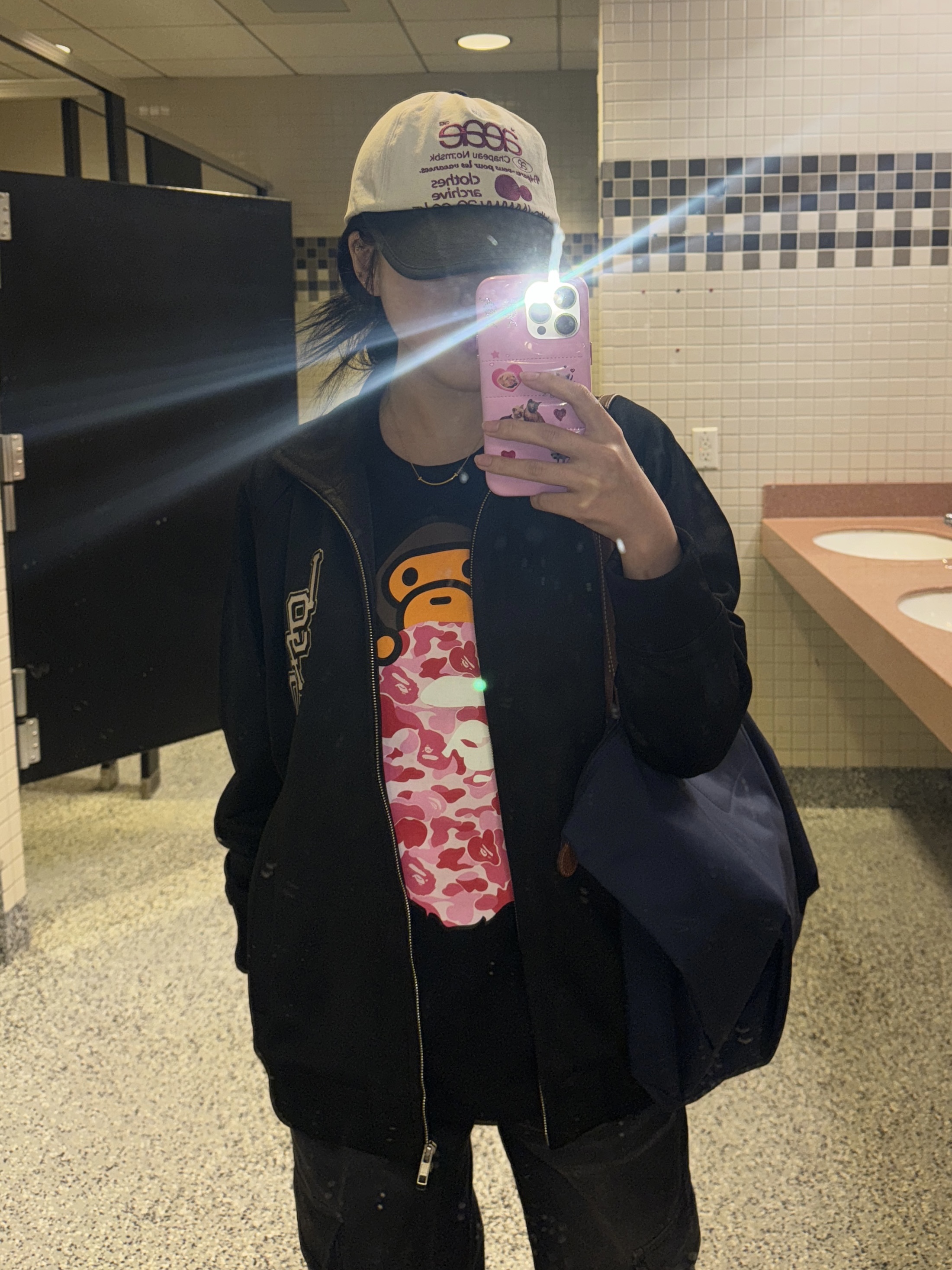 BAPE ABC Camo Milo on Ape Head L/S T-Shirt Black Pink, Aeae Web Logo 5 Pannel Ball Cap Ecru Black 착용 스타일
