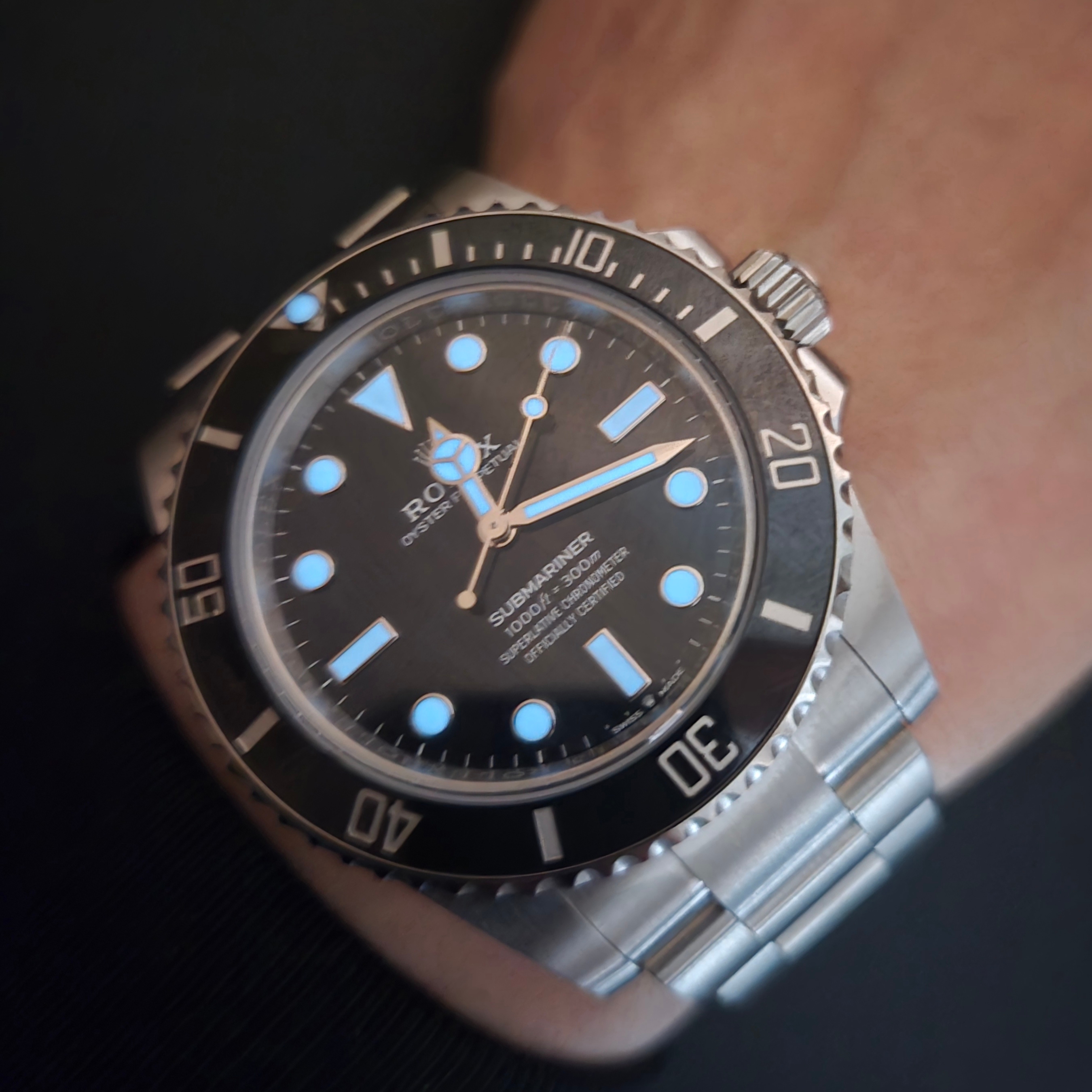 Rolex Submariner 41mm 124060 Black Oyster 착용 스타일