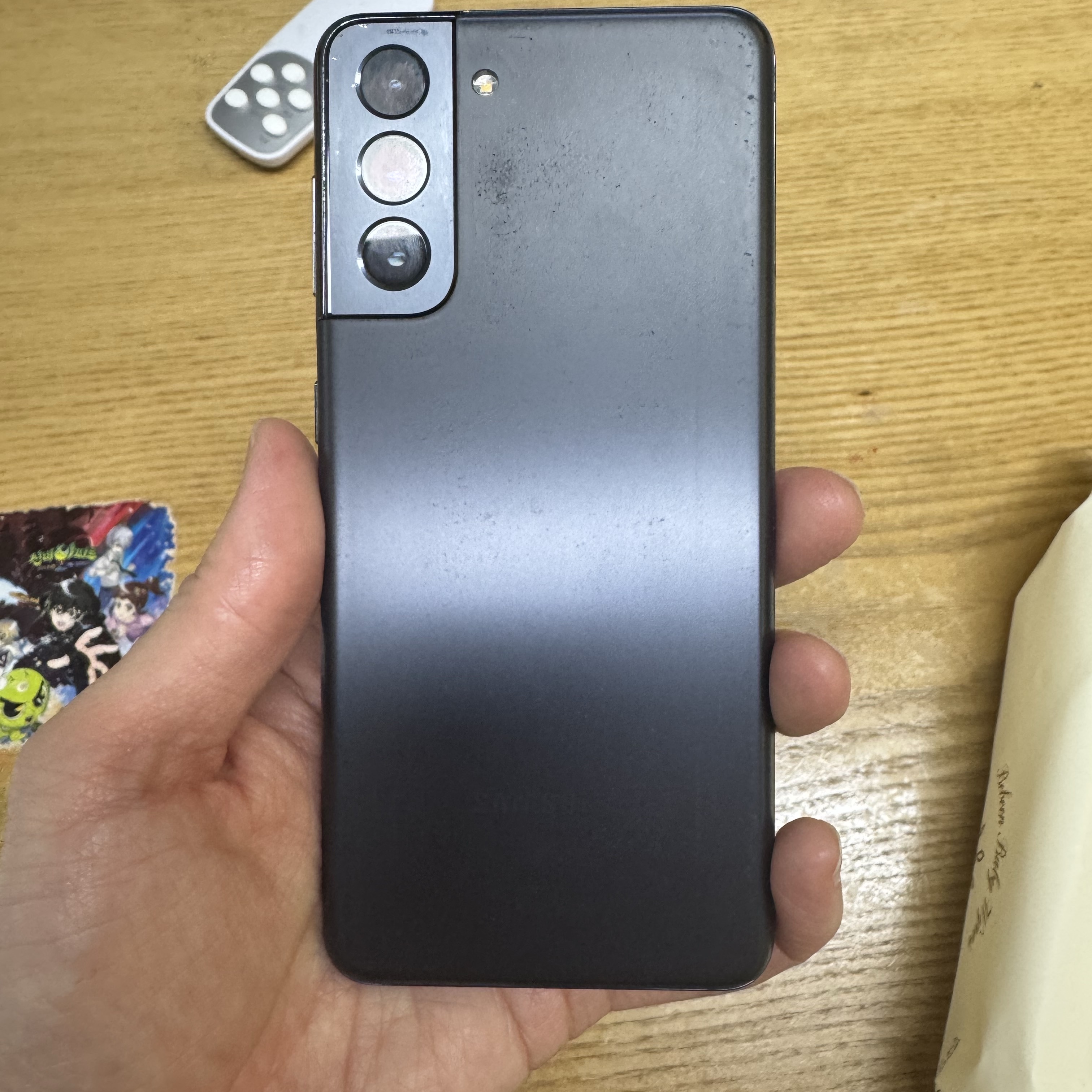 [B등급] Refurbished Galaxy S21 256GB Phantom Gray 착용 스타일 - 1