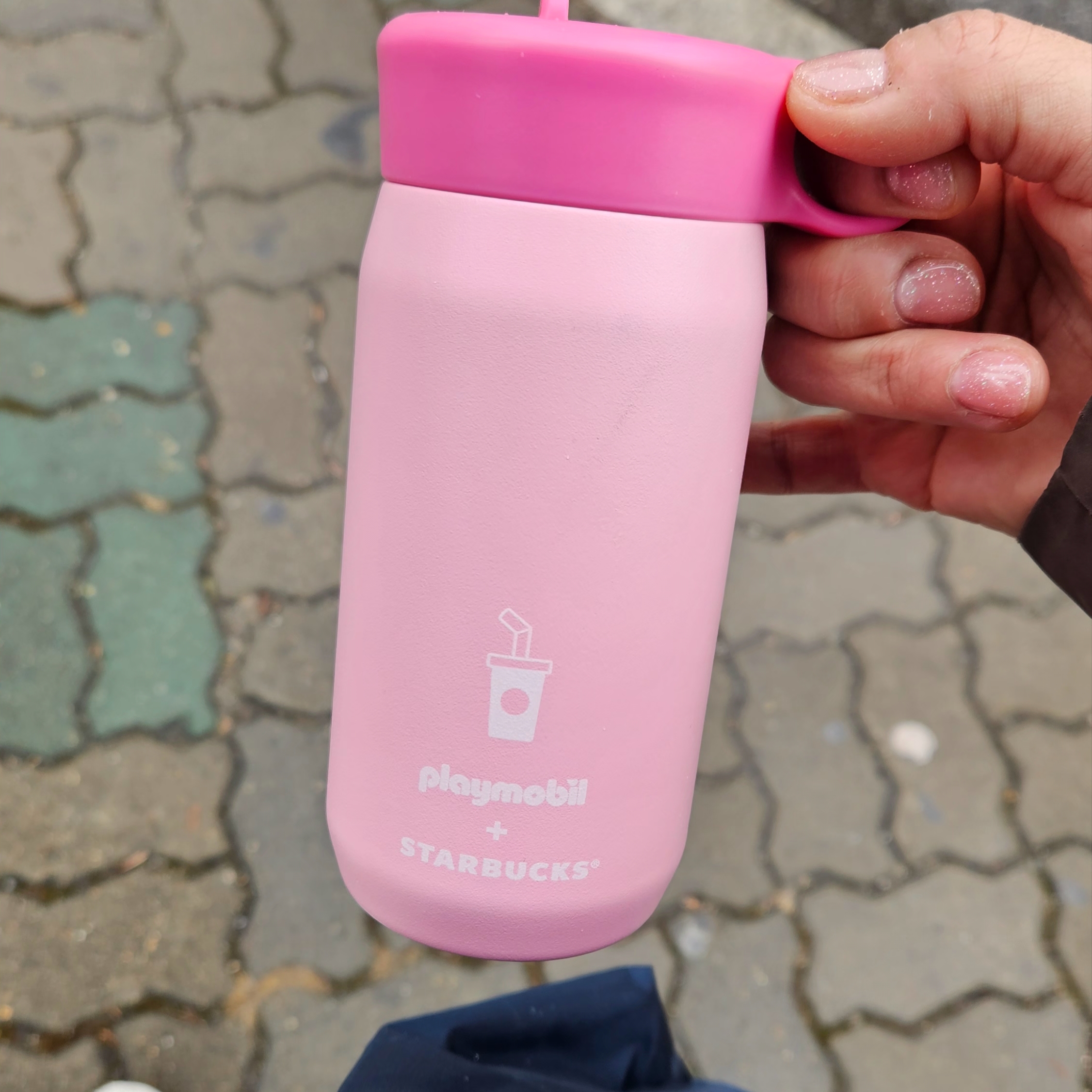 (W) Nike TC 7900 Summit White, Starbucks x Playmobil SS Kinto Play Cold Cup 300ml 착용 스타일 - 4