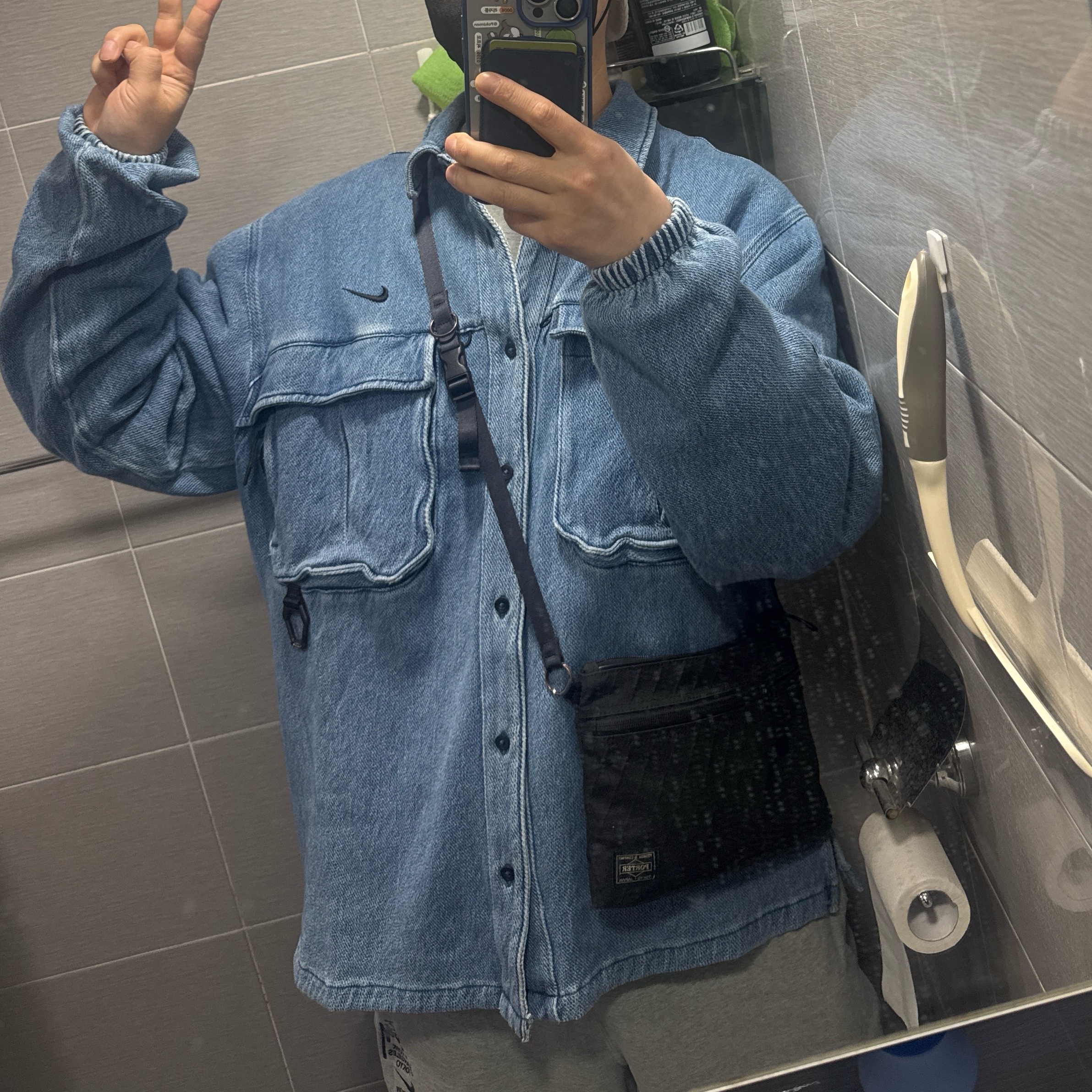 Nike x Drake Nocta Opal Lily Pad Denim Shirt French Blue (FZ3260-486), Nike x Stussy NRG ZR Fleece Crewneck Heather Grey - US/EU 착용 스타일