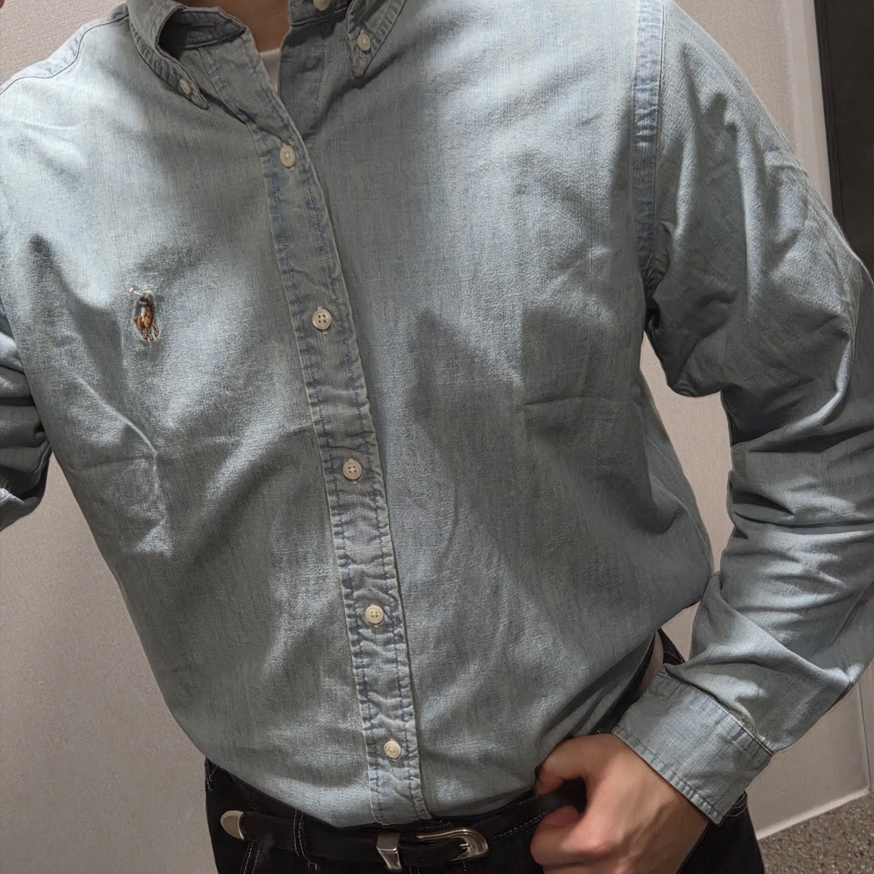 [30%적립] Polo Ralph Lauren Custom Fit Chambray Shirt Light Pastel Blue, Our Legacy Belt 2cm Leather Black 착용 스타일 - 1