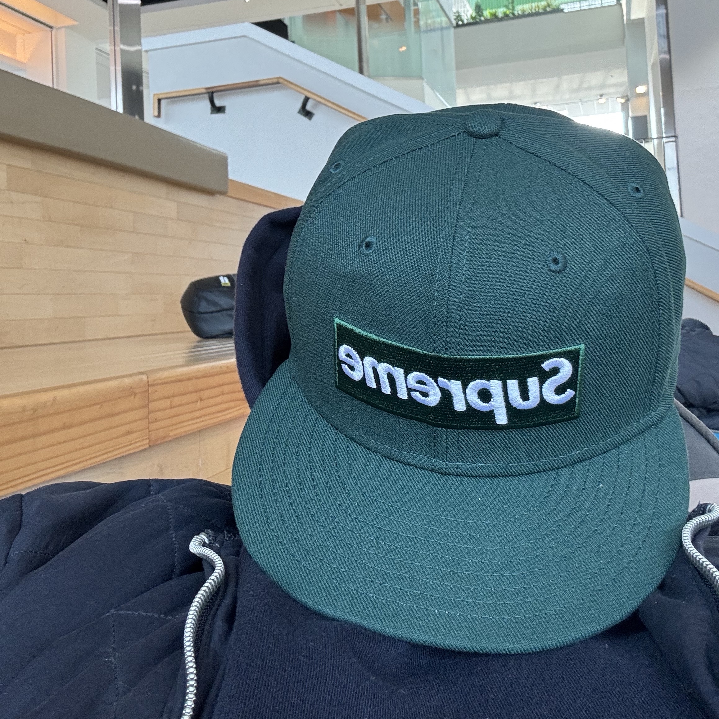 Supreme Sharpie Box Logo New Era Dark Green - 24SS, IAB Studio Hoodie Navy - 21SS 착용 스타일 - 1