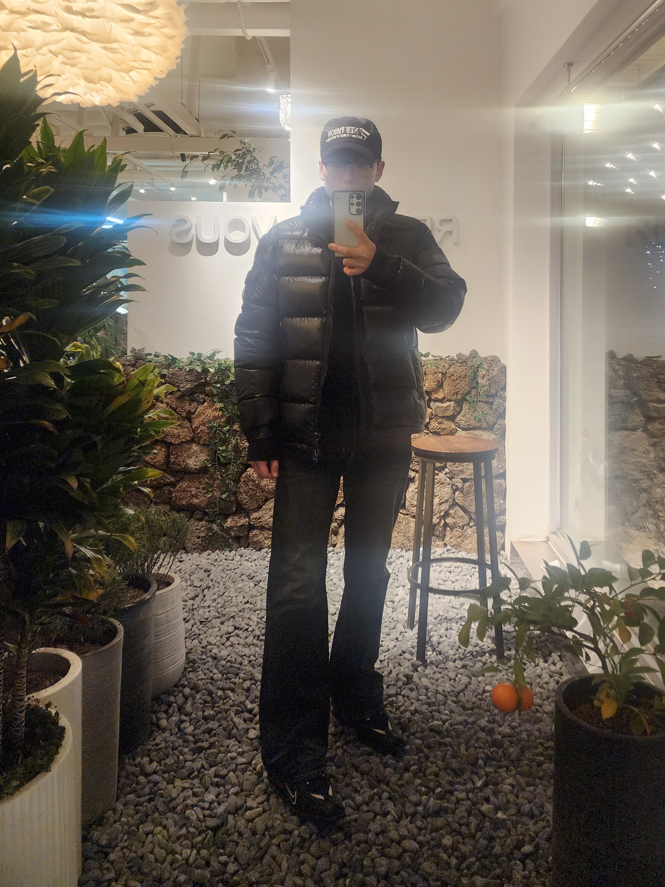ETCE New Vision Camo Cap Night Jungle, Moncler Maya Short Down Jacket Black - 24FW 착용 스타일