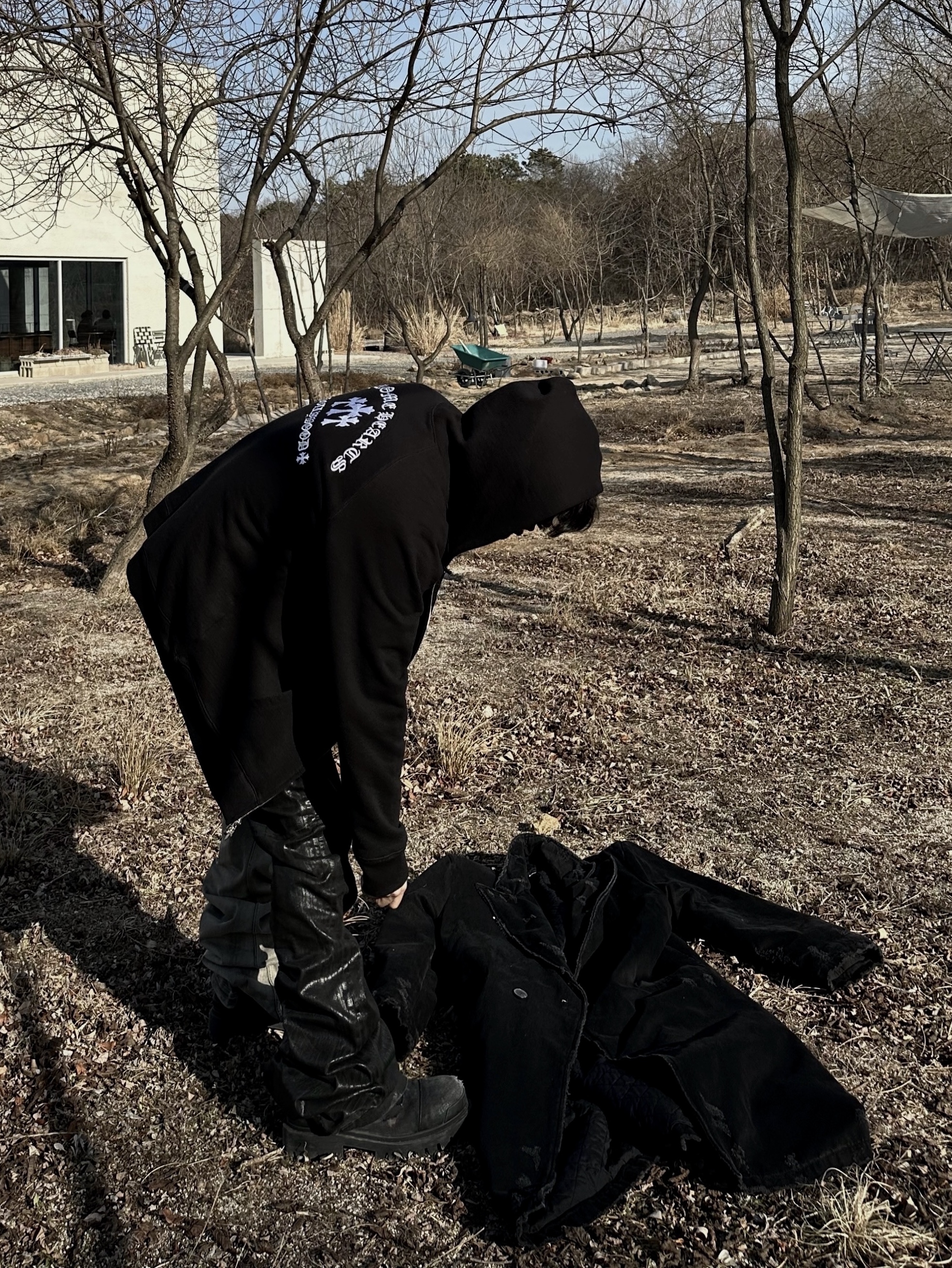 Chrome Hearts Cemetery Hollywood Fleece Zip-Up Hoodie Black 착용 스타일