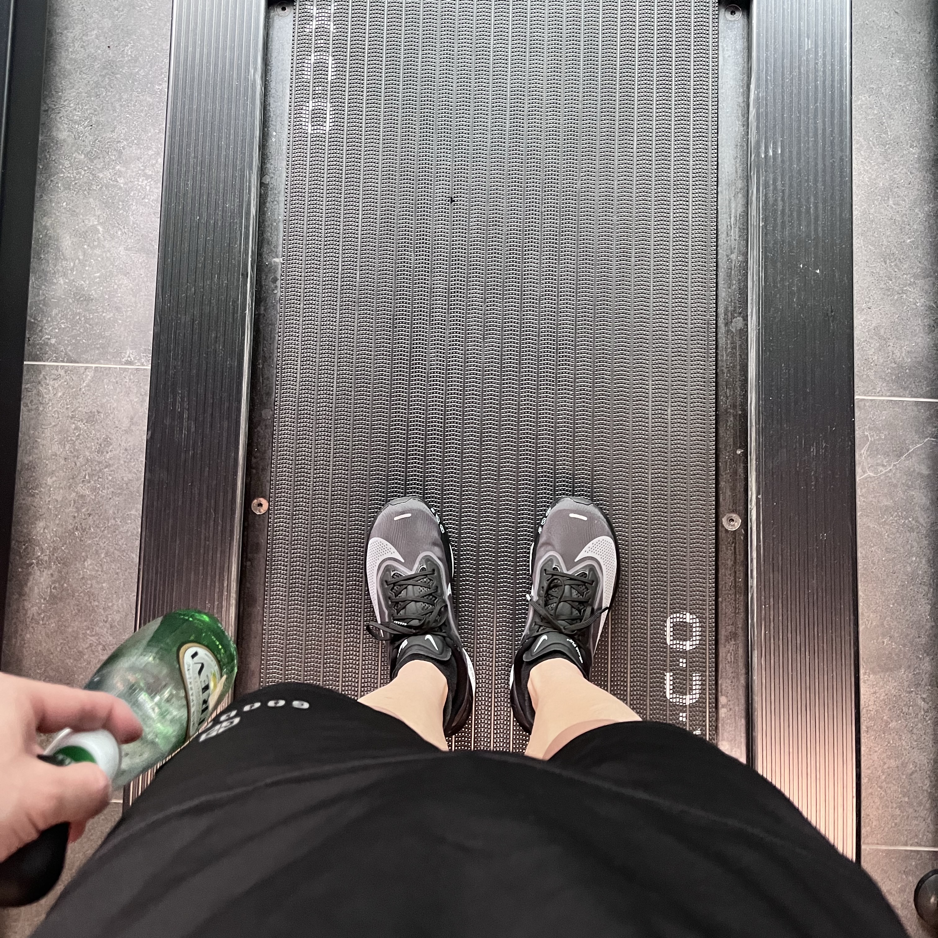 Nike Zoom Fly 6 Black Light Smoke Grey 착용 스타일