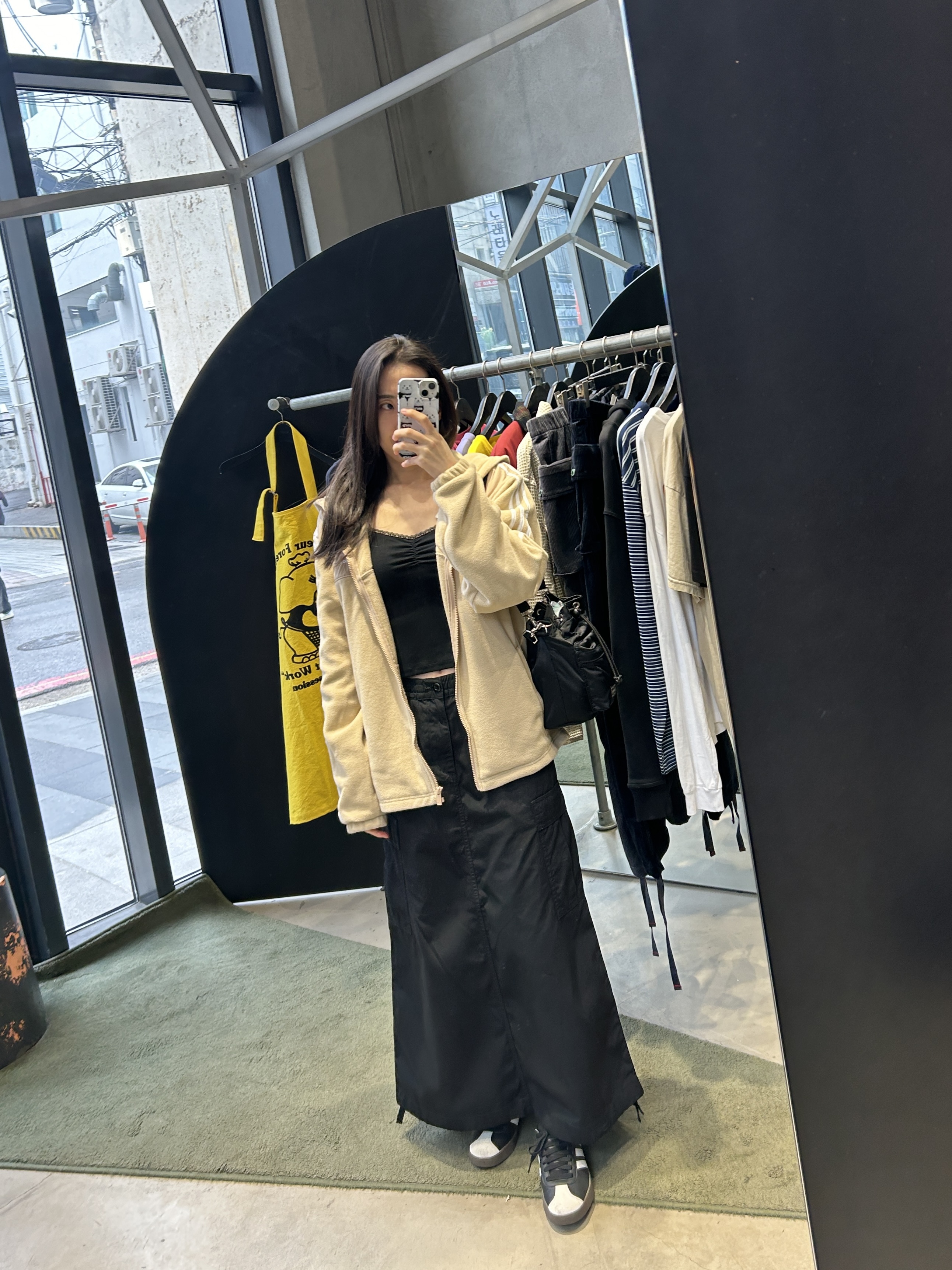 (W) Carhartt WIP Jet Cargo Skirt Black, Porter Balloonsac Black 착용 스타일