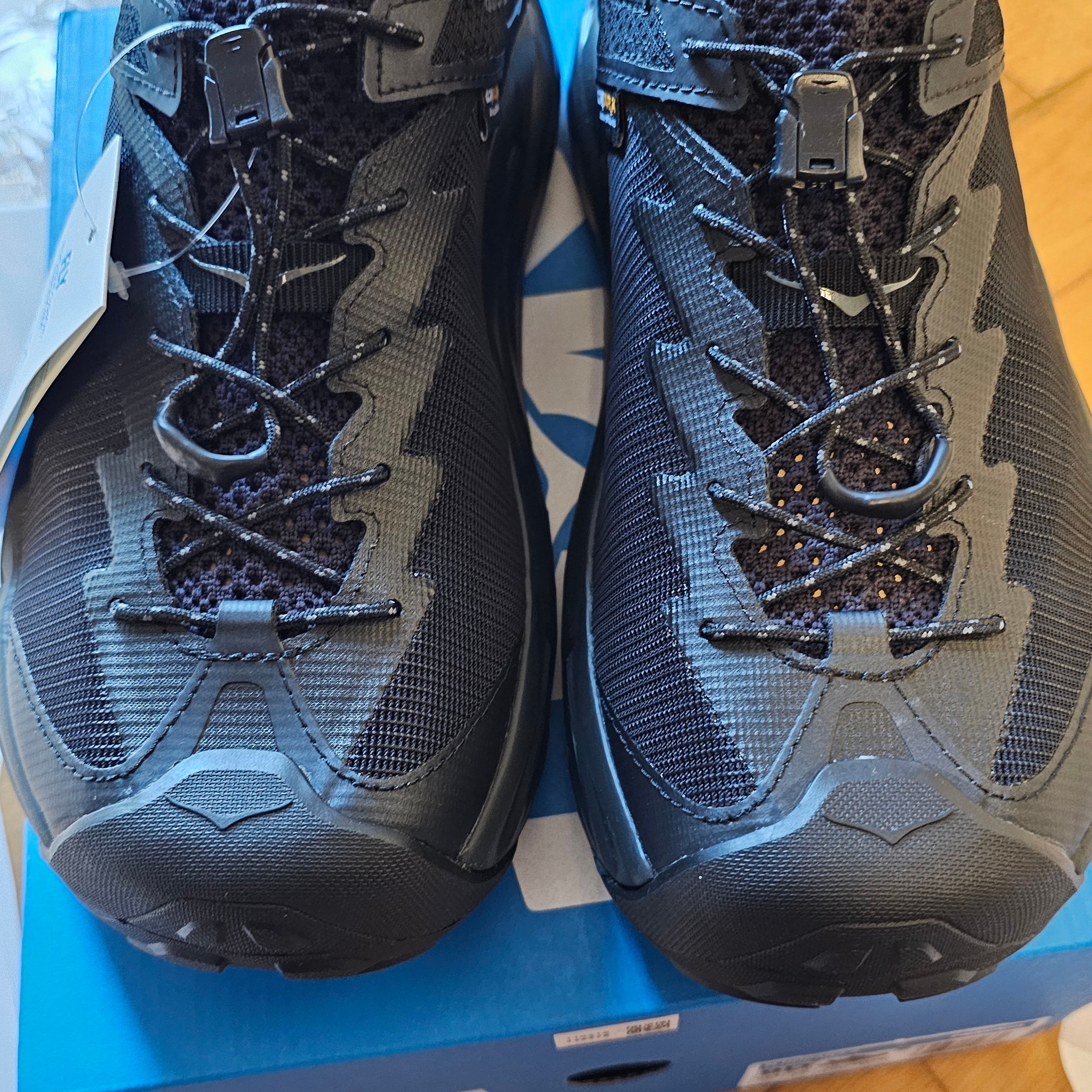 Hoka Hopara 2 Black 착용 스타일