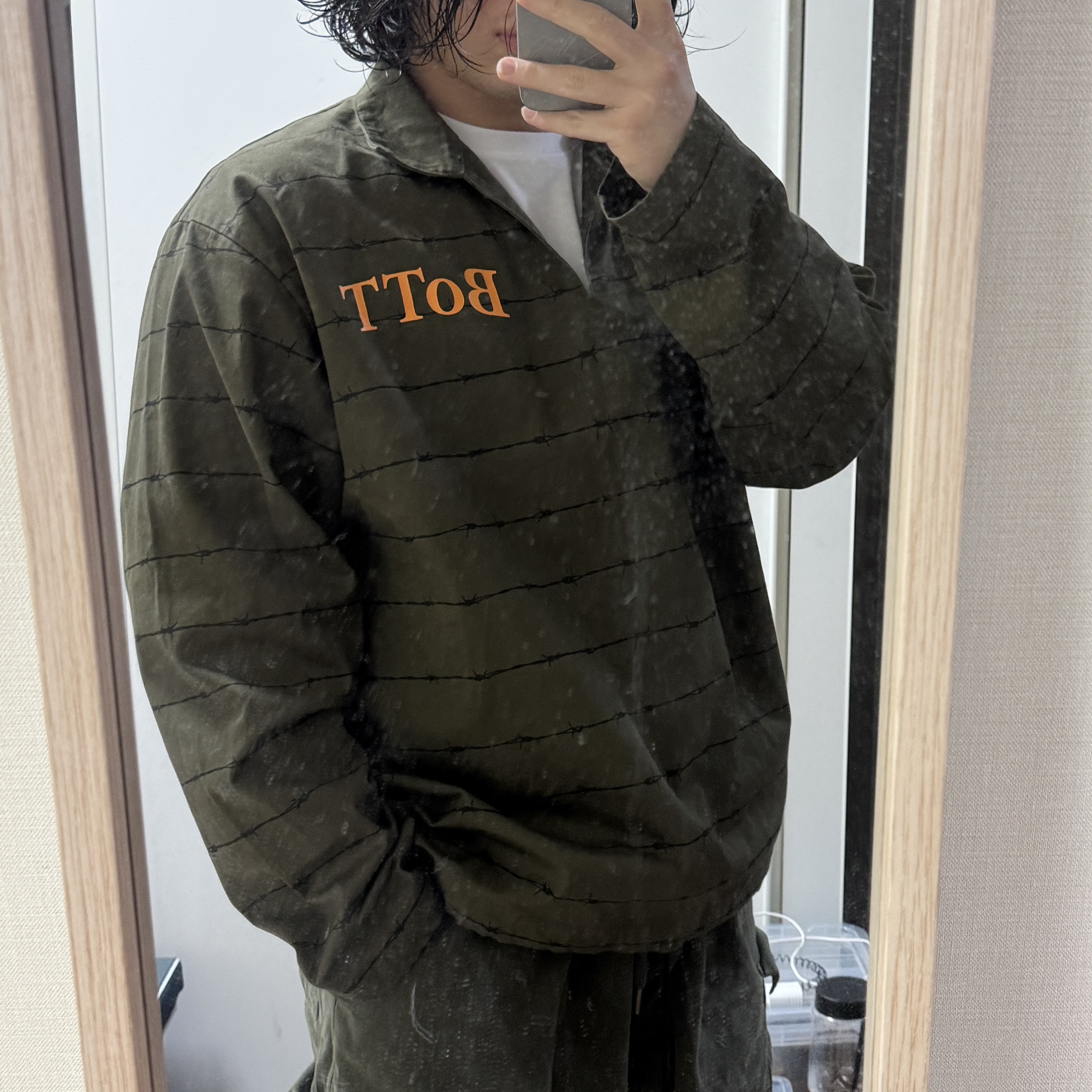 Umbro x Beams x BoTT Pullover Shirt Olive 착용 스타일