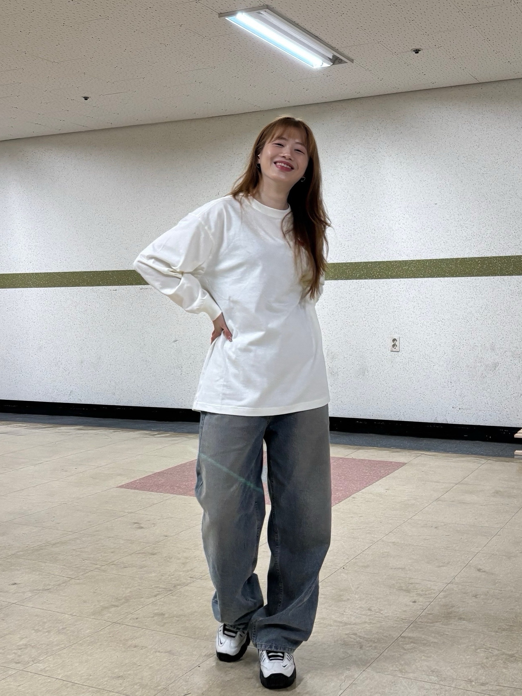Nike x Ambush Air Adjust Force SP Summit White and Black, (W) Nike NSW Oversized Long Sleeve Top Sail - Asia 착용 스타일 - 4