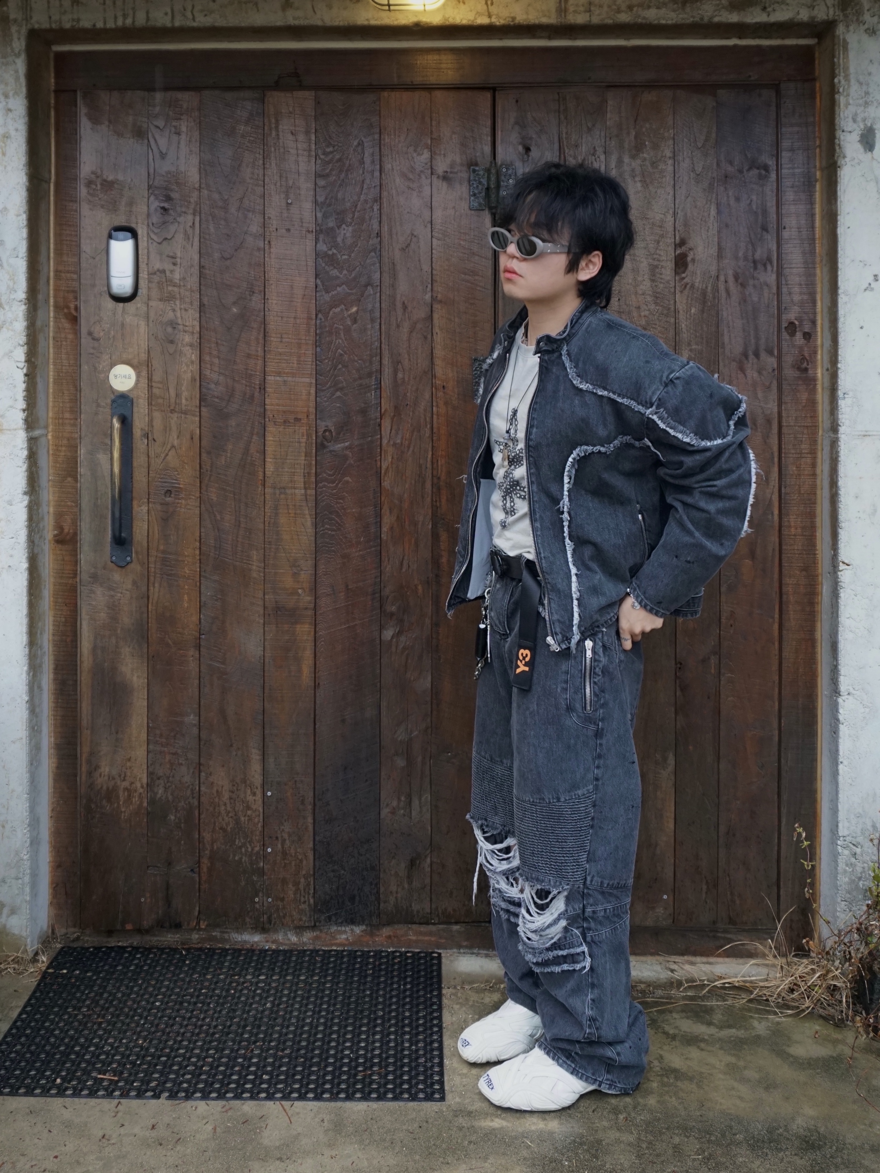 Gentle Monster x Maison Margiela MM005 Grey Black, Balenciaga Tyrex Sneakers White 착용 스타일 - 5