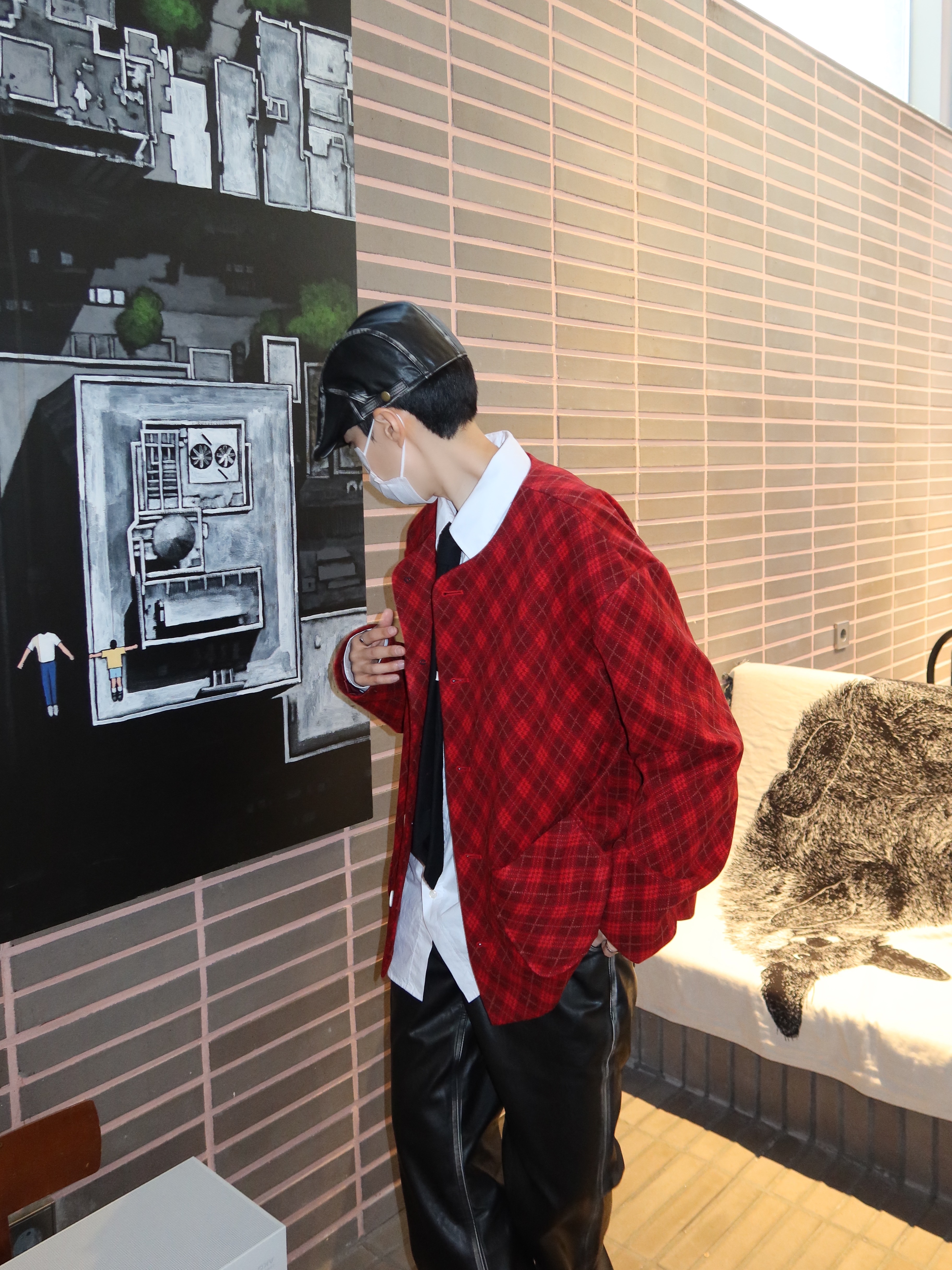 Hono Report Collarless Cardigan Red Argyle 착용 스타일 - 4