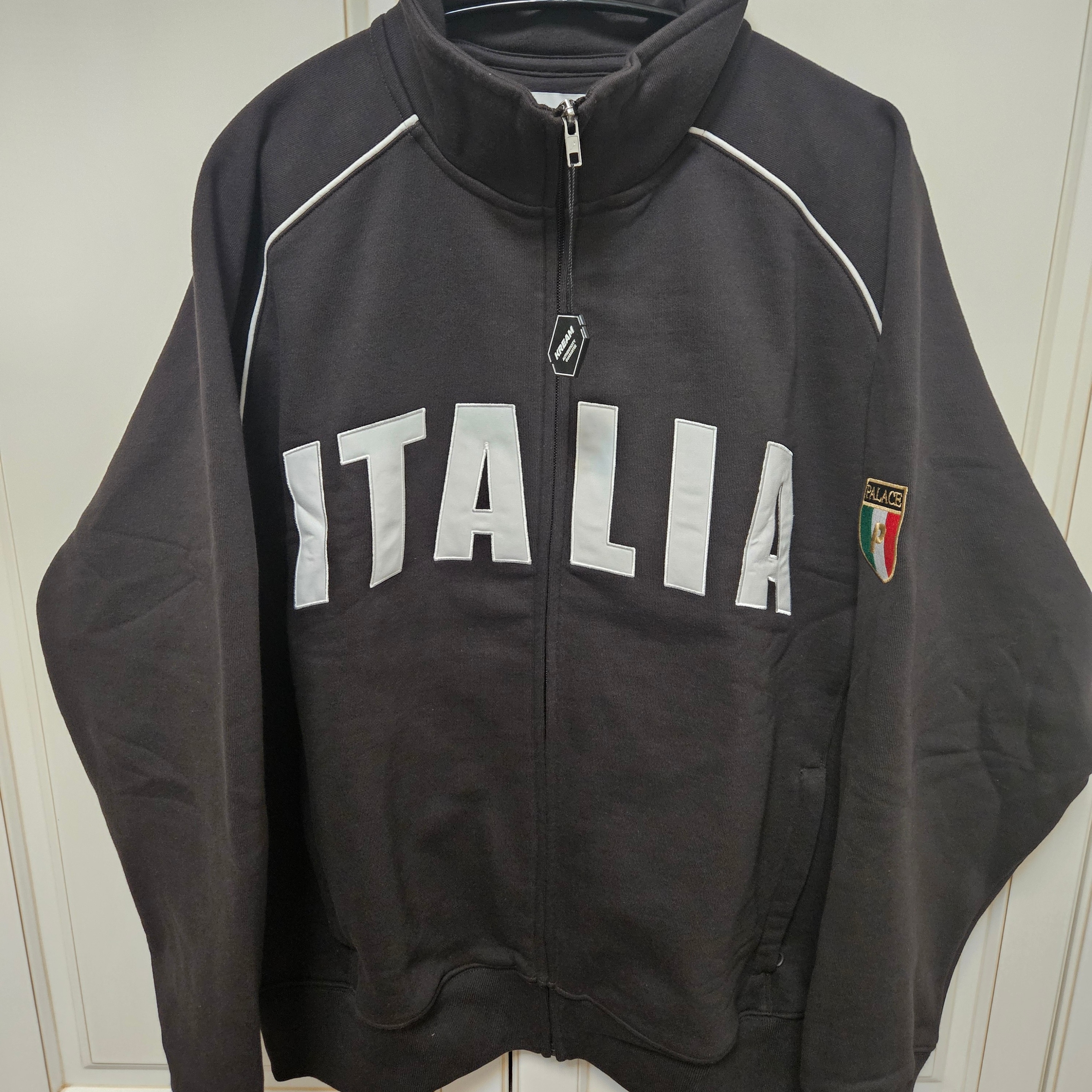 Palace Italia Zip Funnel Black - 24SS 착용 스타일 - 1