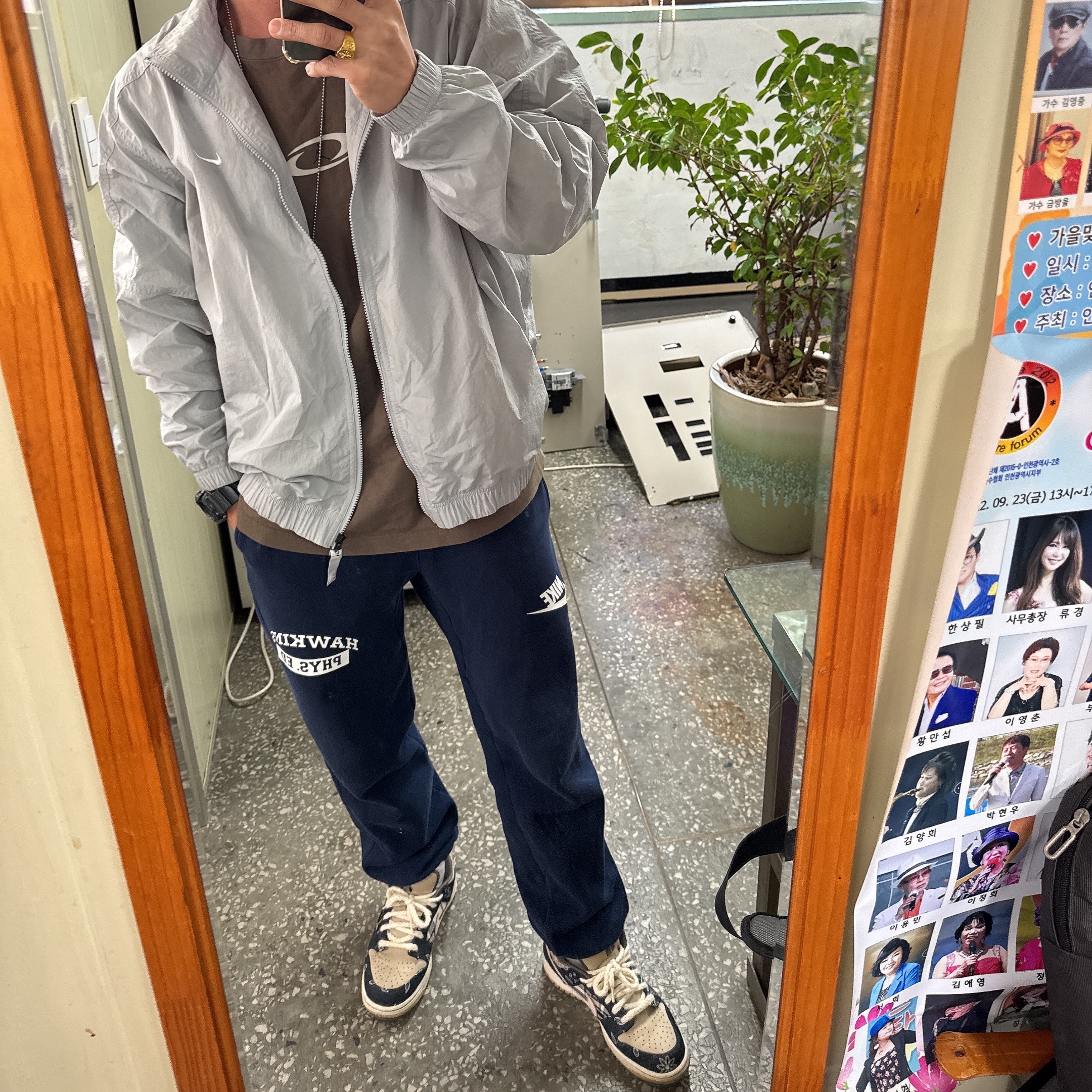 Supreme Kevlar Denim S Logo 6-Panel Indigo - 22SS, Jordan x Travis Scott T-Shirts Palomino (DZ5510-274) 착용 스타일 - 3
