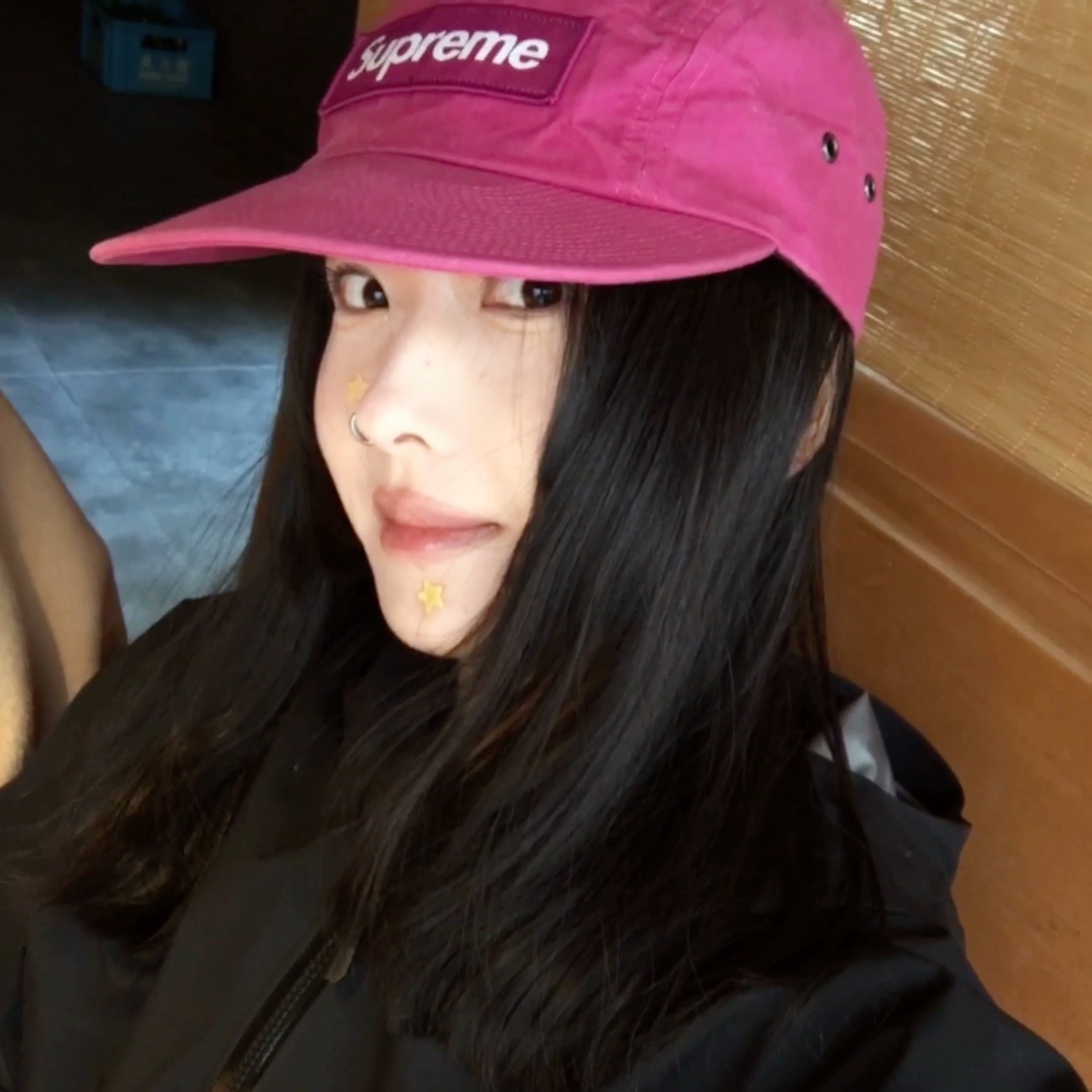 Supreme Waxed Cotton Camp Cap Magenta - 23FW 착용 스타일 - 2