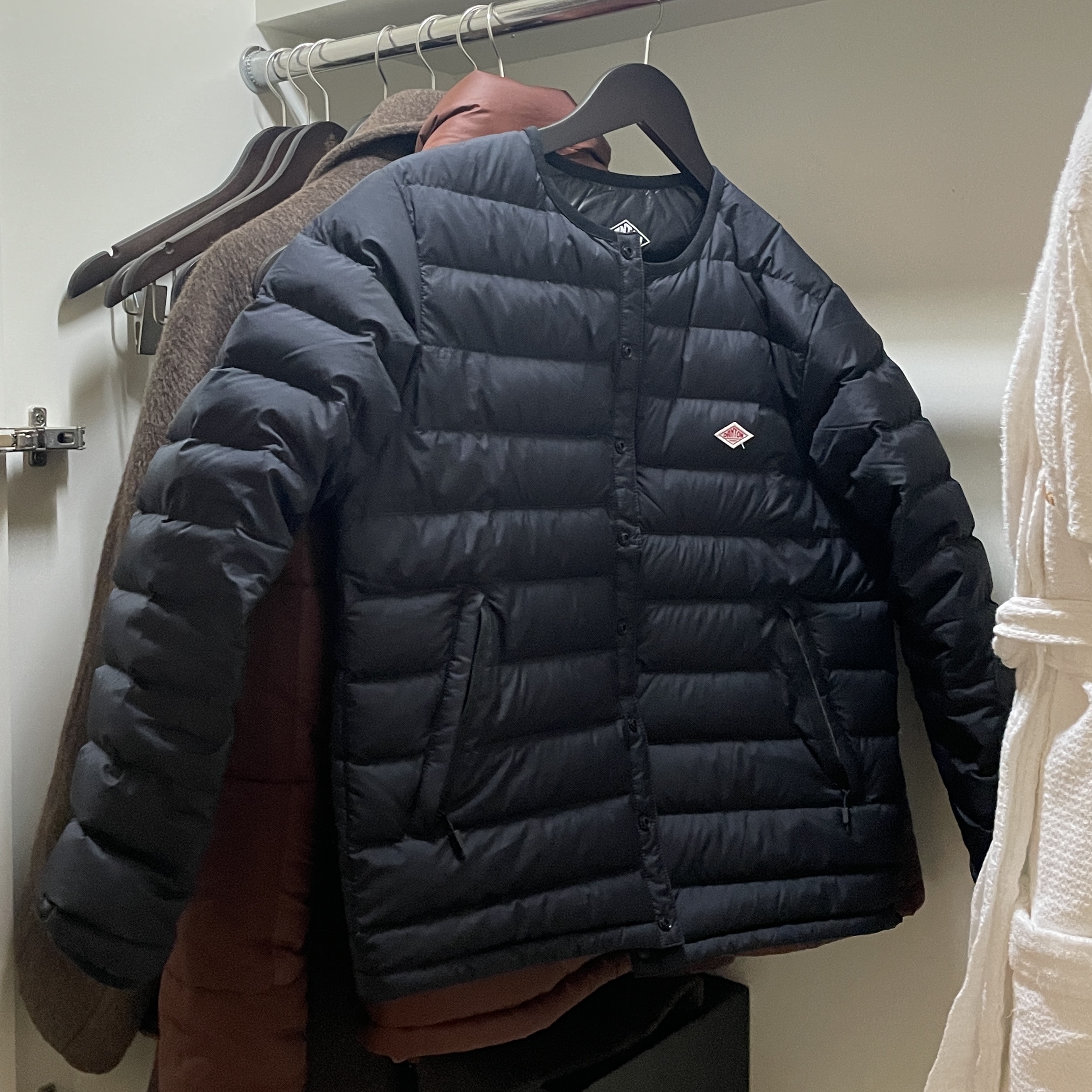 (W) Danton Inner Crewneck Jacket Black 착용 스타일 - 2