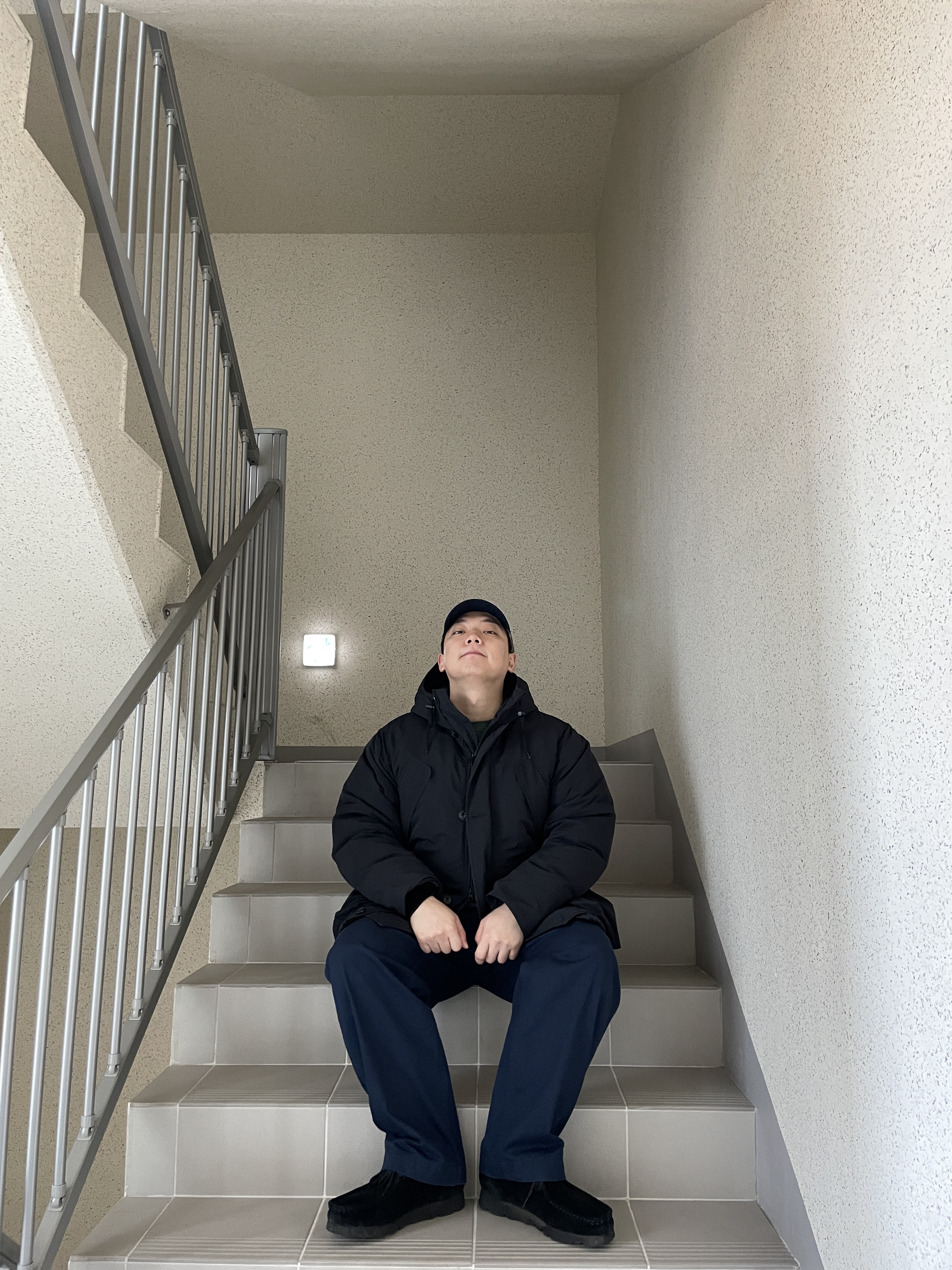 클락스 왈라비 고어텍스 블랙 스웨이드 착용 스타일 - 7