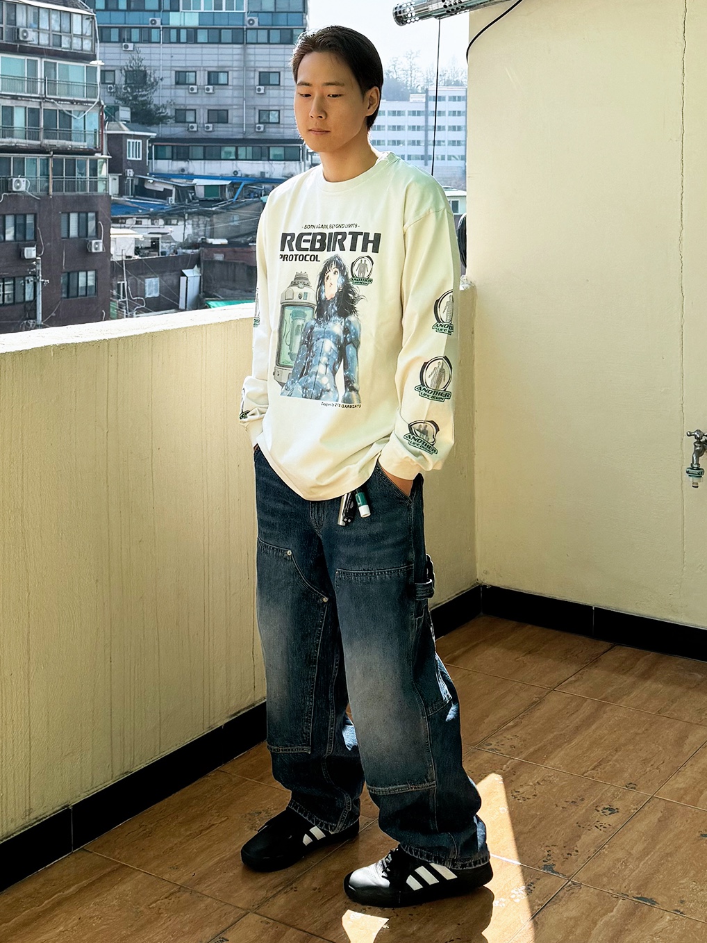 QT8 GARMENTS Rebirth EC Washed Long Sleeve Ecru, QT8 GARMENTS Painted Double Knee Washed Pants Blue 착용 스타일 - 1