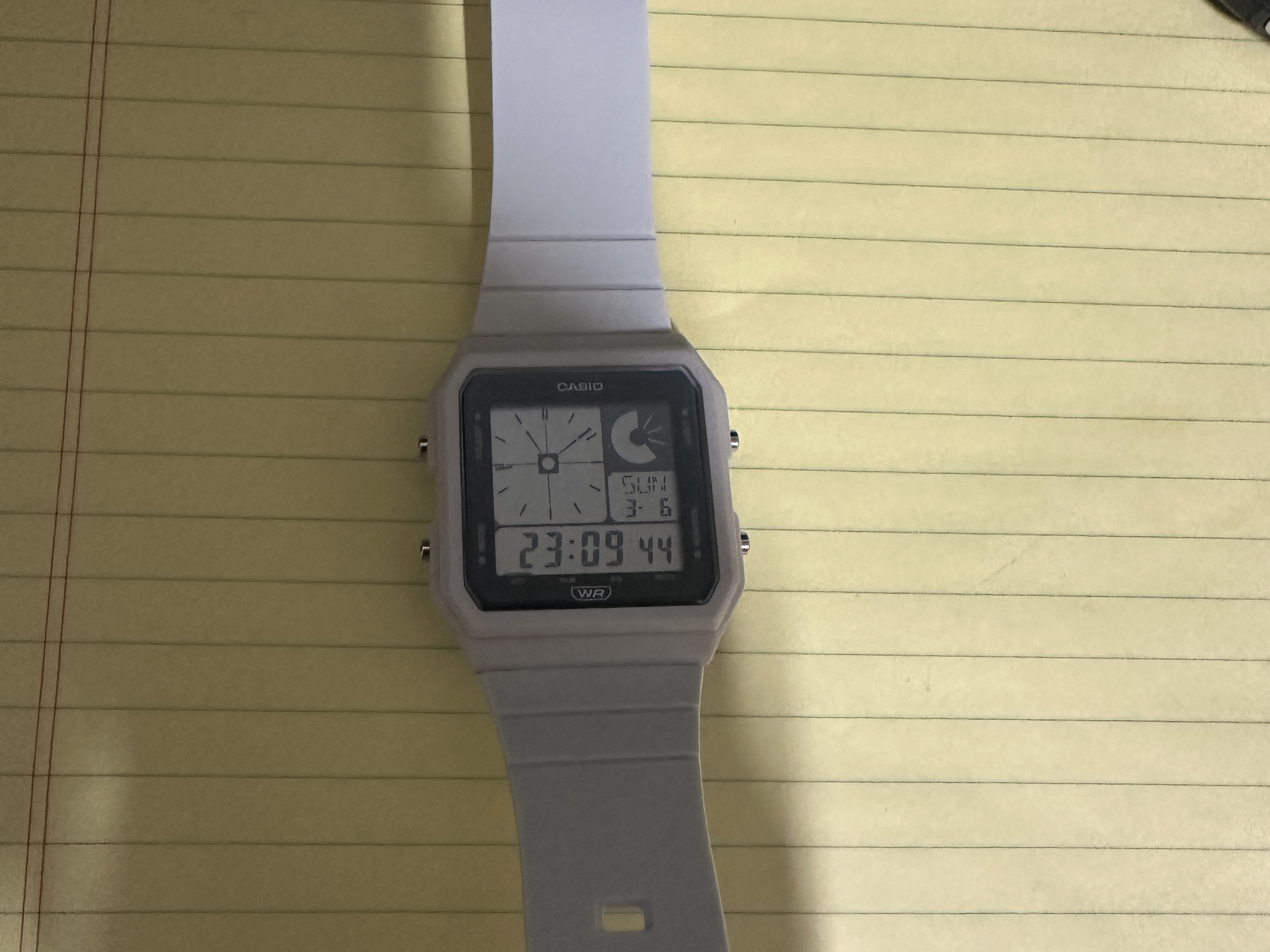 Casio LF-20W-8ADF 착용 스타일