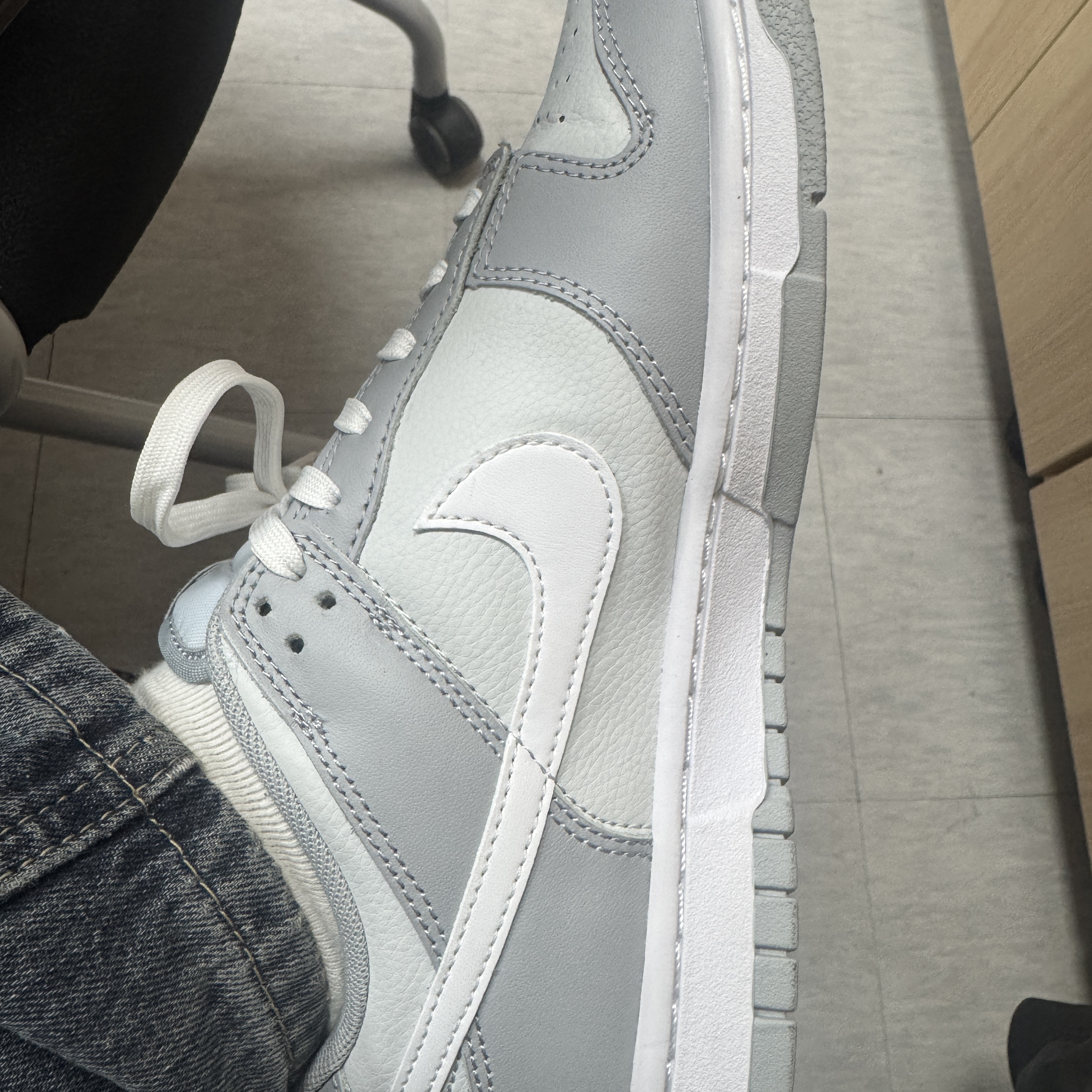 Nike Dunk Low Retro Wolf Grey 착용 스타일