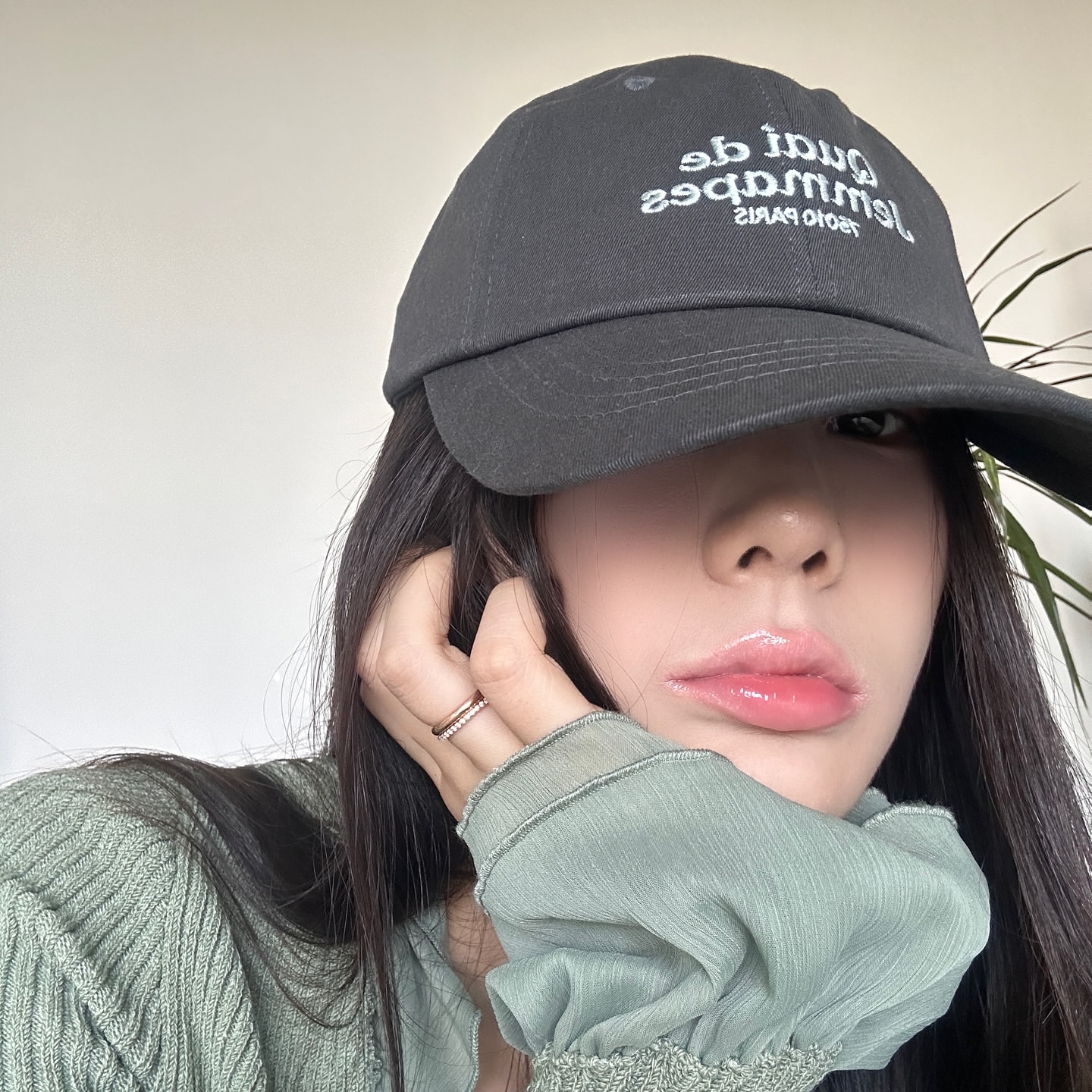 [ACOC X UDC PARIS] Artwork Ballcap_Charcoal 착용 스타일 - 2