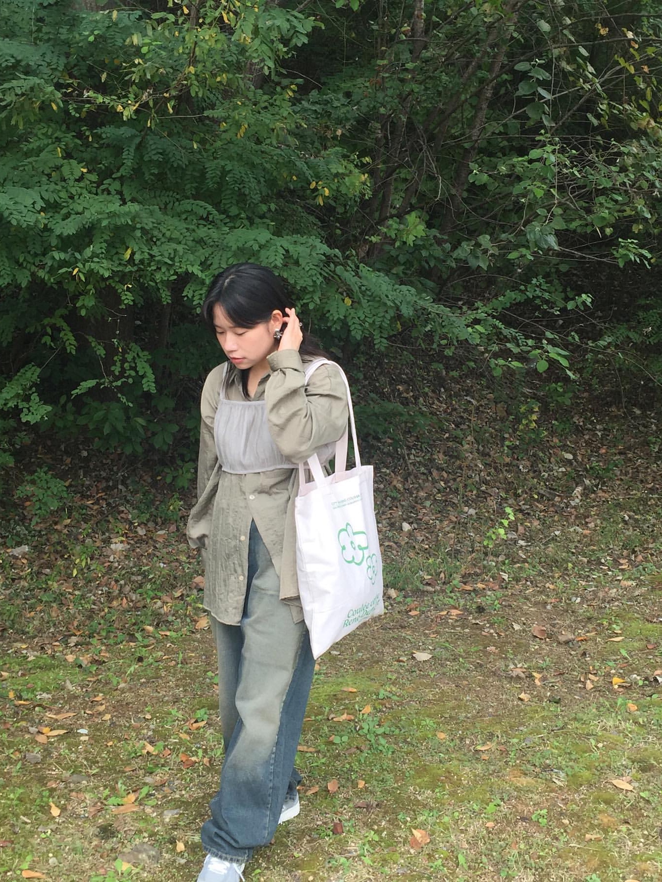 [ACOC X UDC PARIS] Artwork Eco Bag_Ivory 착용 스타일 - 2