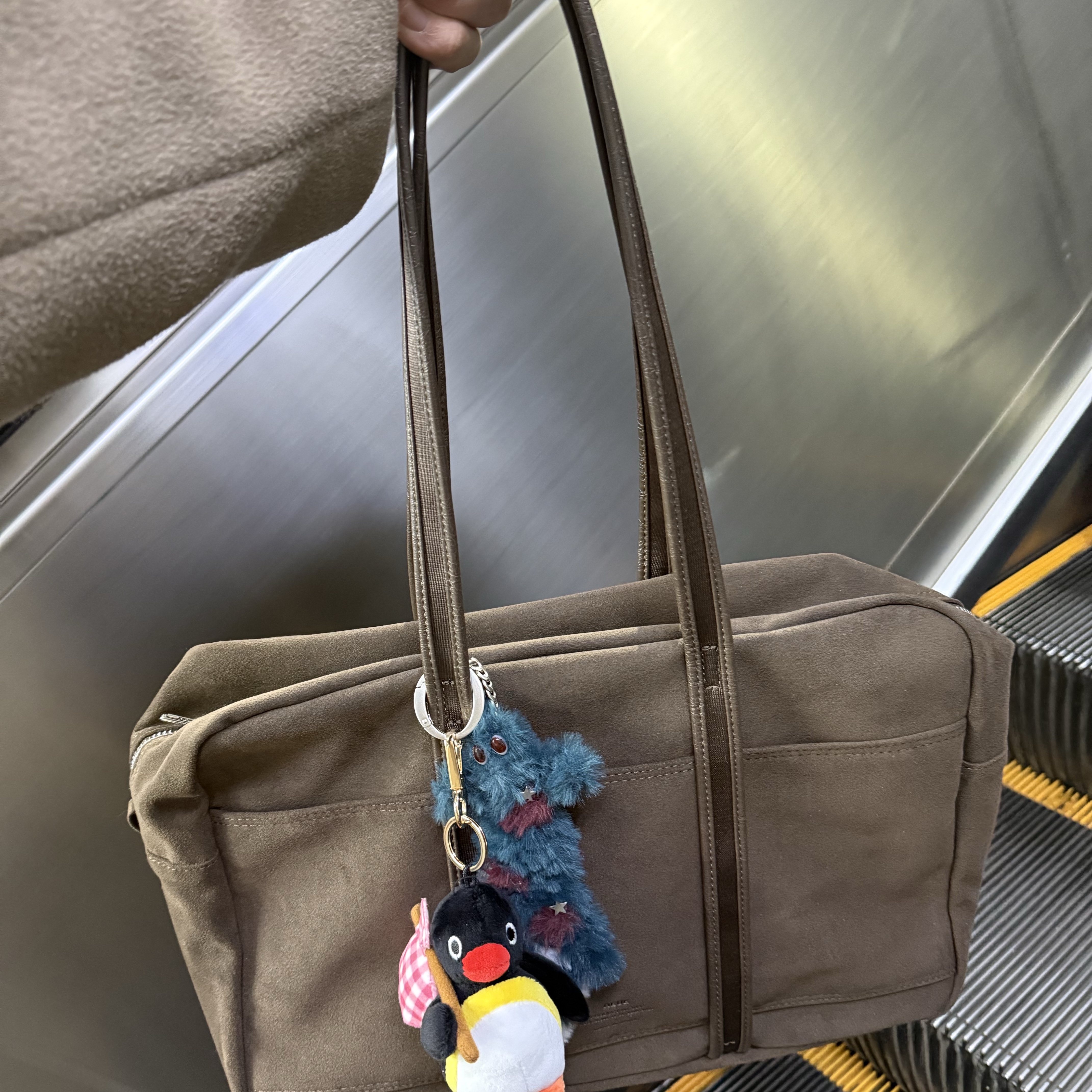 Pingu Bottari Keyring, Neue Leather Boston Bag L Brown 착용 스타일 - 2