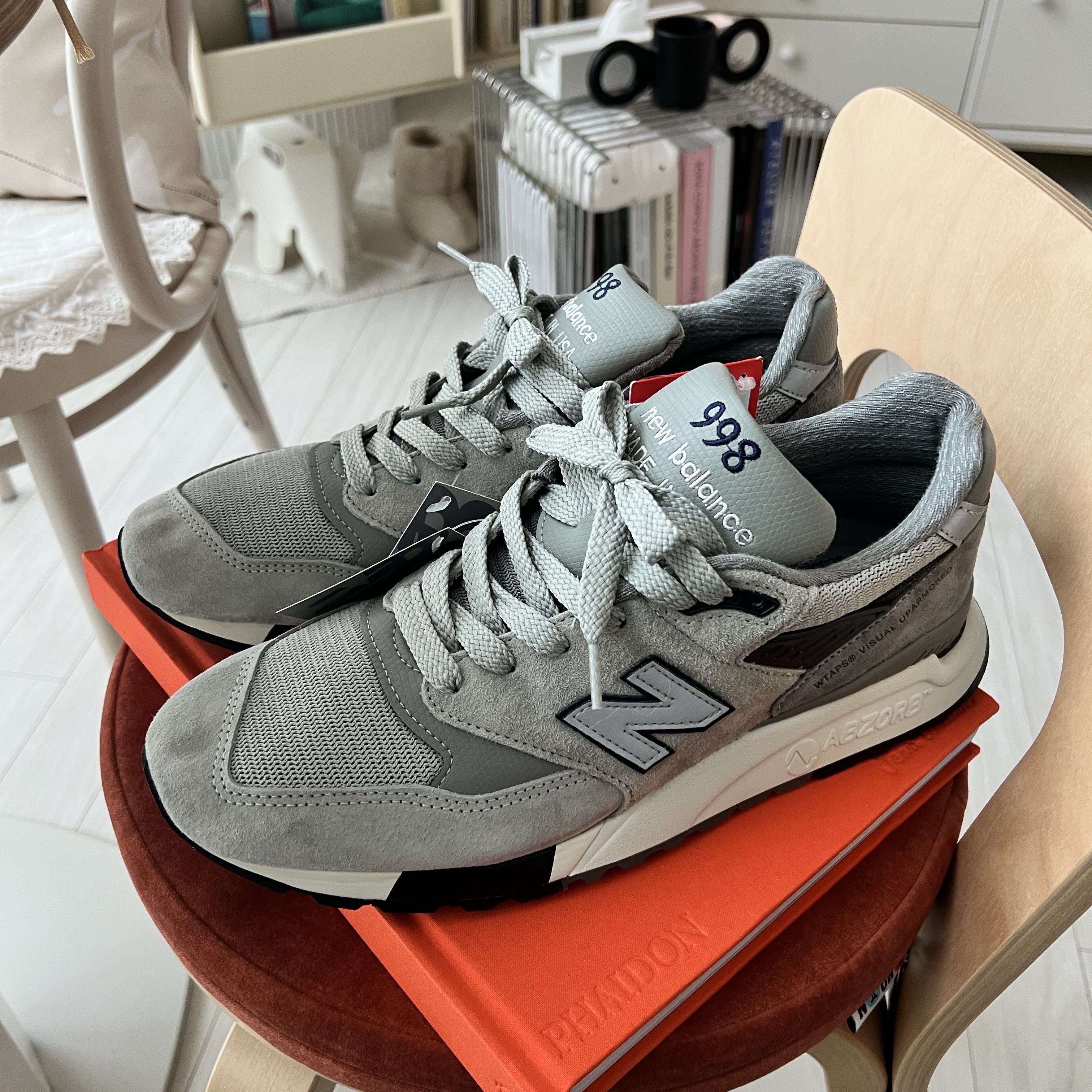 New Balance x WTAPS 998 Made in USA Gray 착용 스타일 - 2