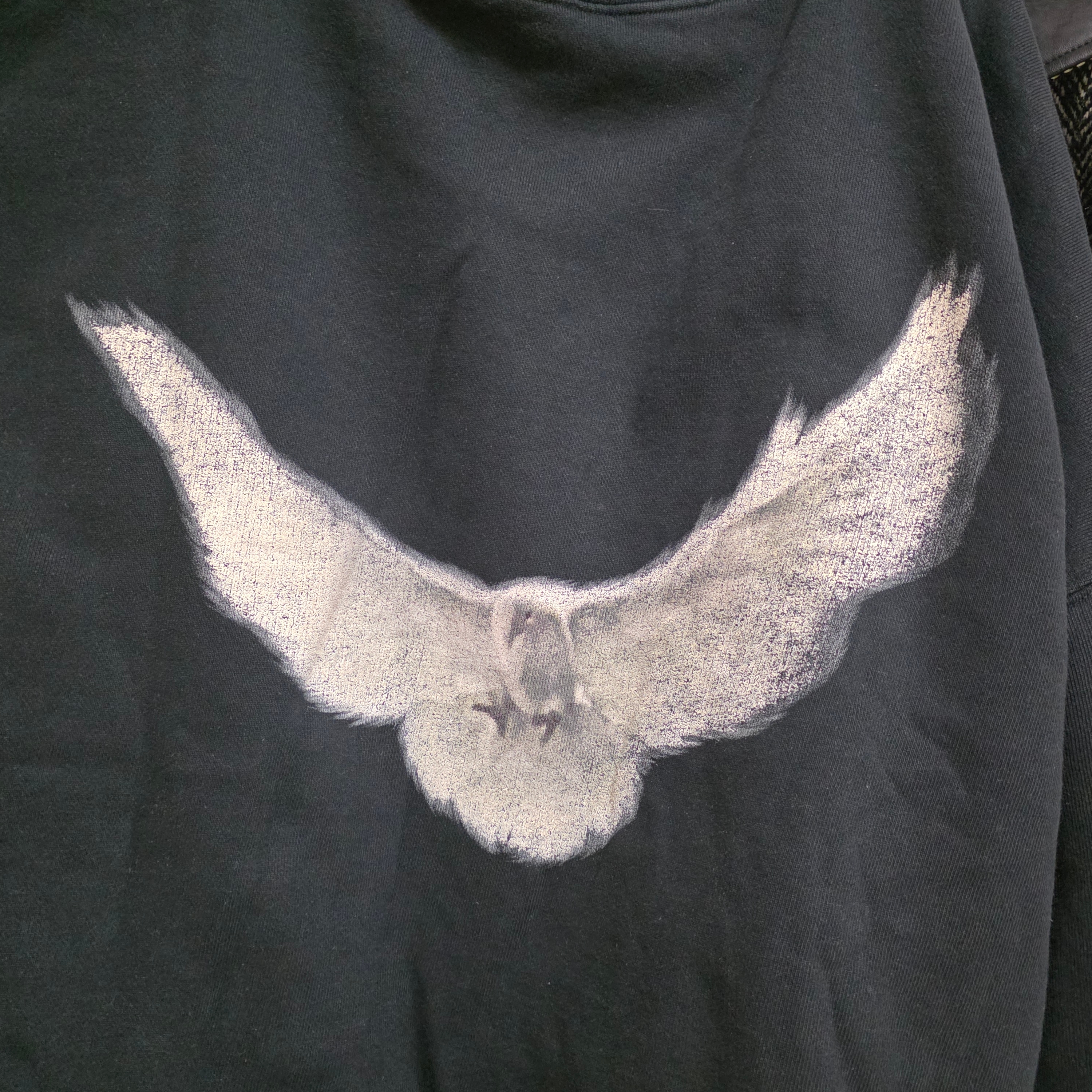 Yeezy Gap Engineered By Balenciaga Dove Hoodie Washed Black 착용 스타일 - 3