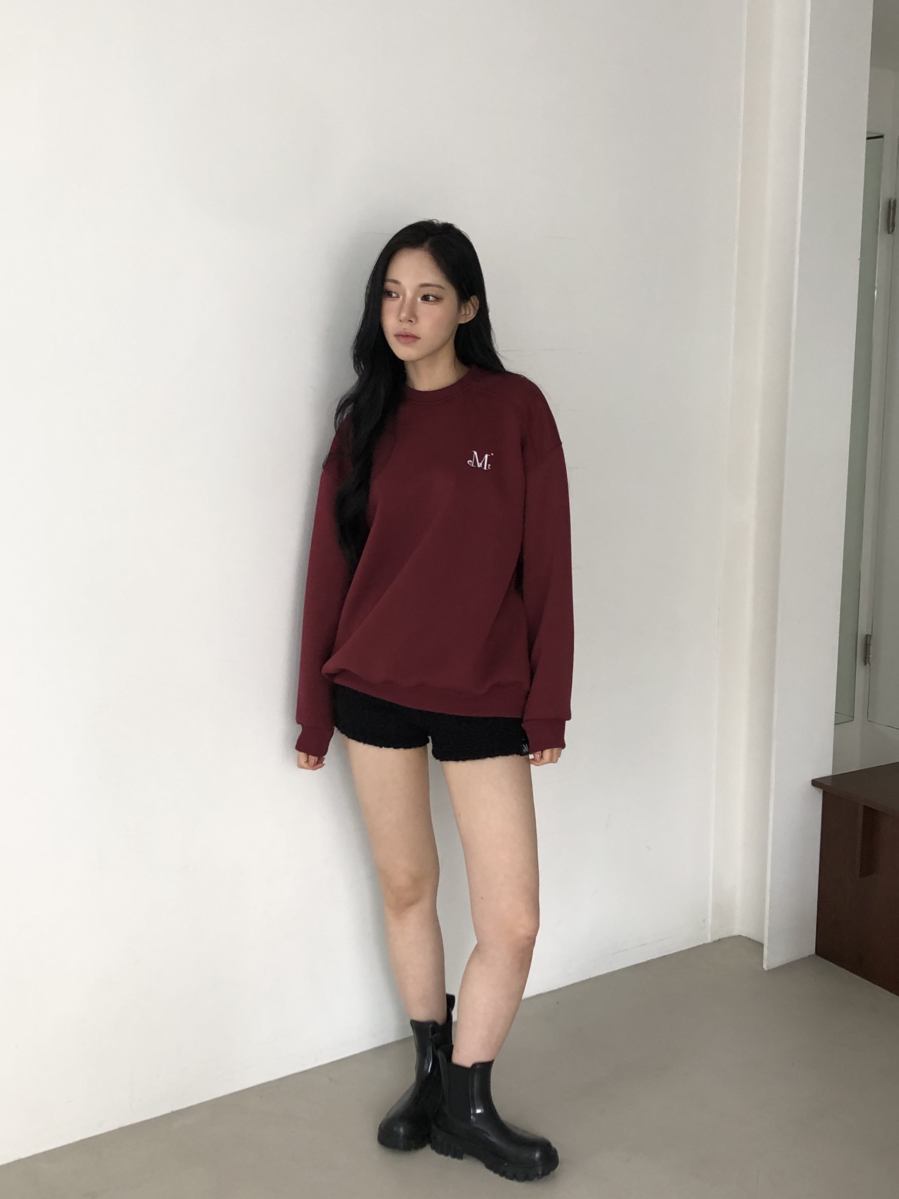 MUCENT Pore Fleece Micro Pants Black, MUCENT Signature Basic Logo Mtm Burgundy 착용 스타일 - 3