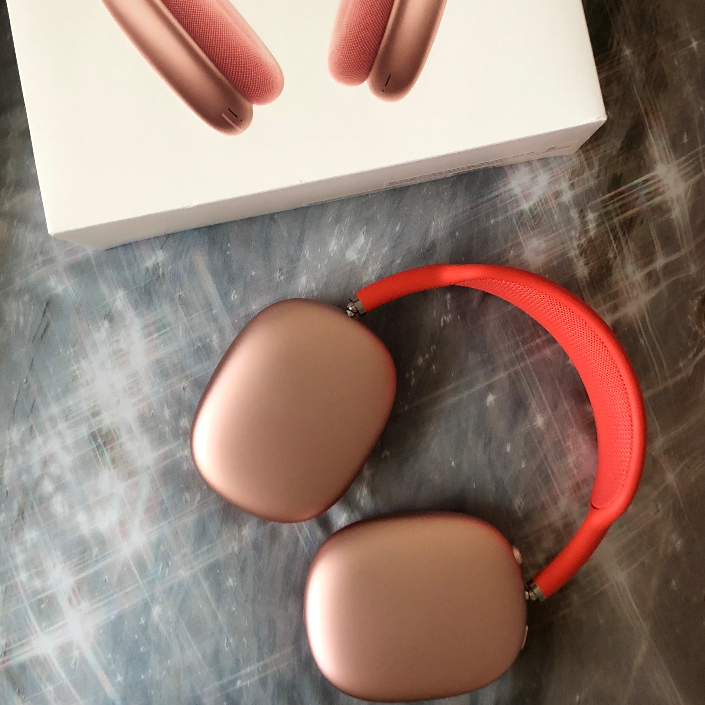 Apple AirPods Max Lightning Pink (Korean Ver.) 착용 스타일