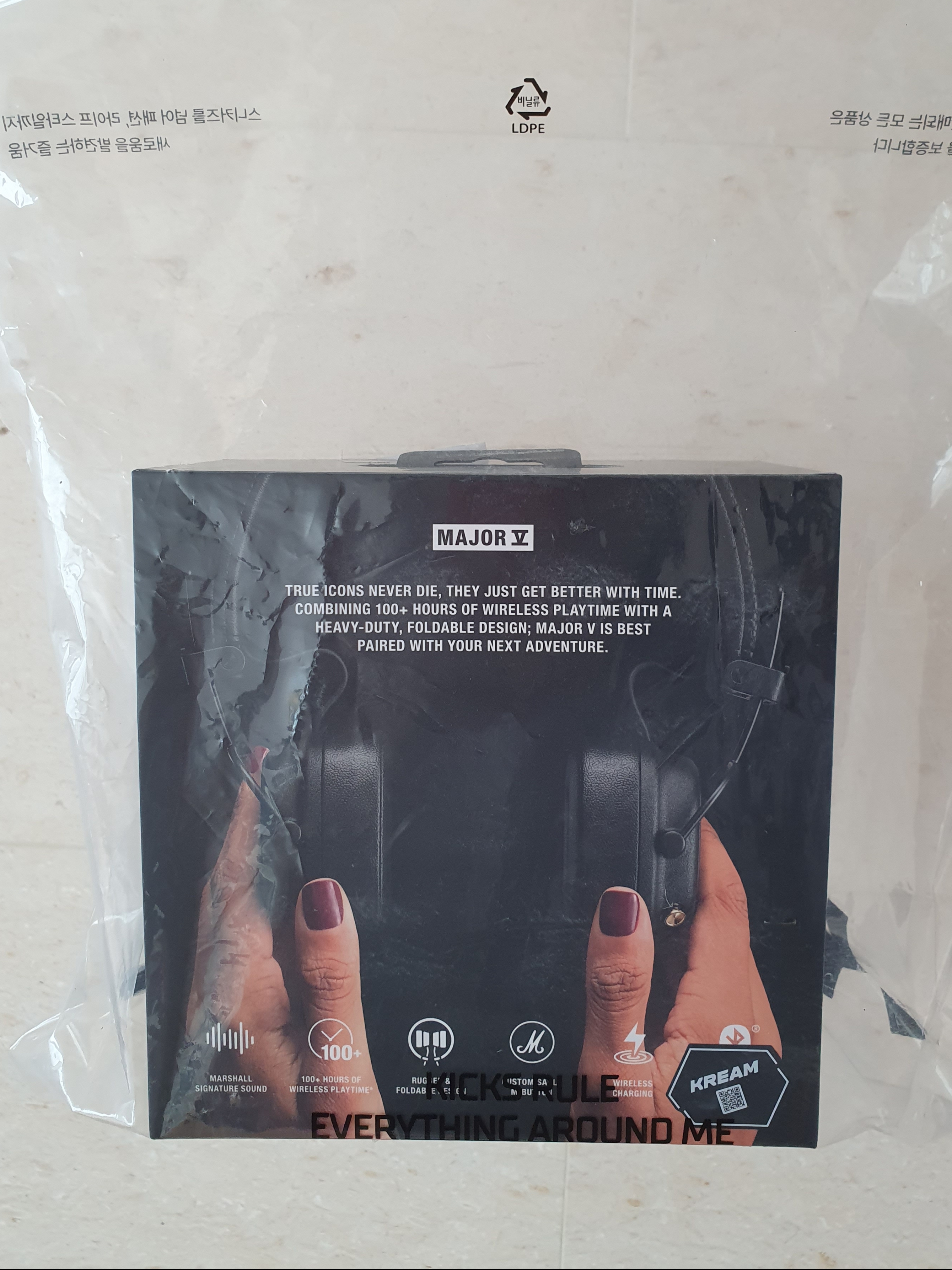 Marshall Major V Black (Korean Ver.) 착용 스타일 - 2