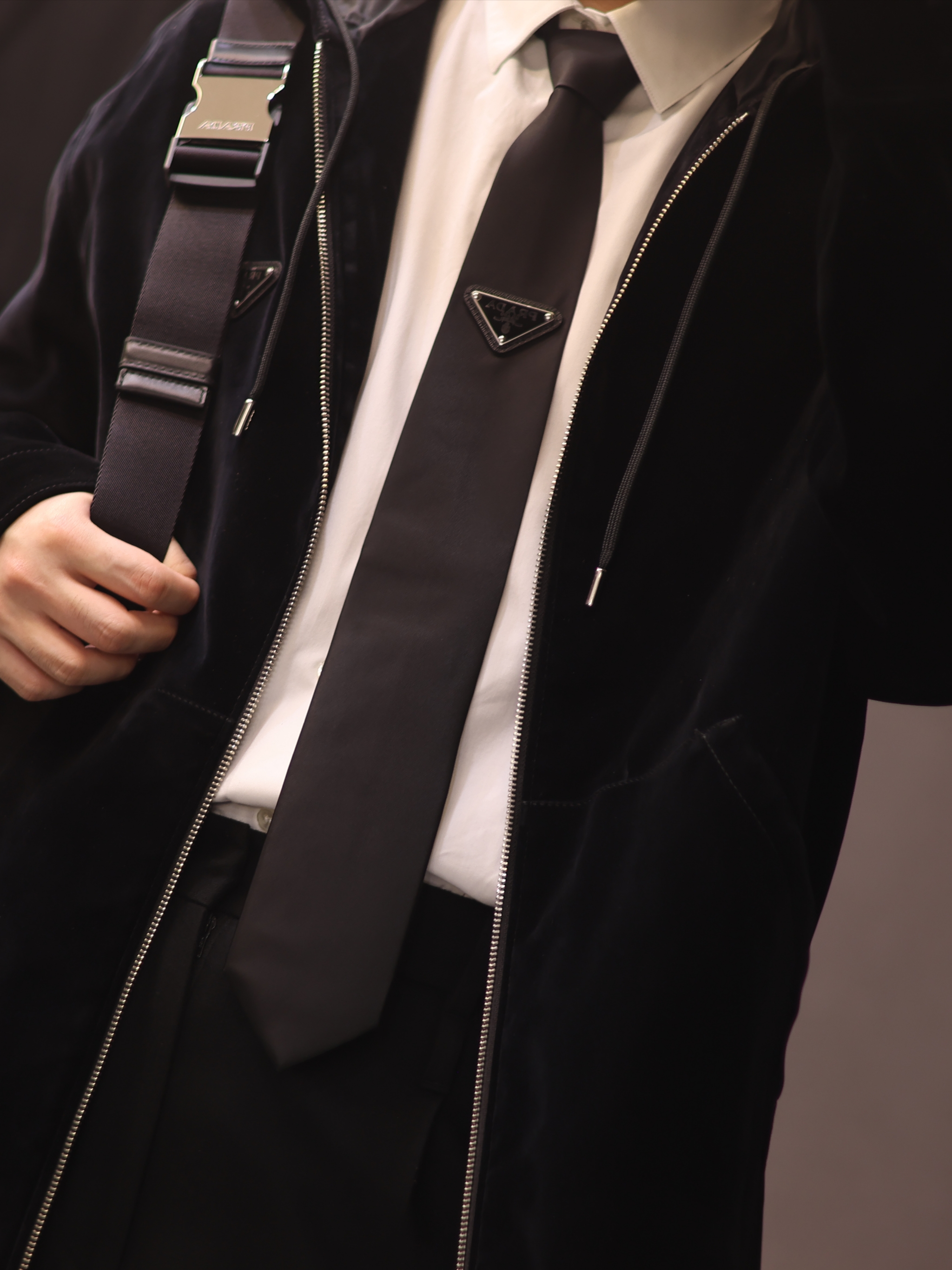 Prada Hooded Cotton Velvet Blouson Jacket Black, Prada Re-Nylon Gabardine Tie Black 착용 스타일 - 3