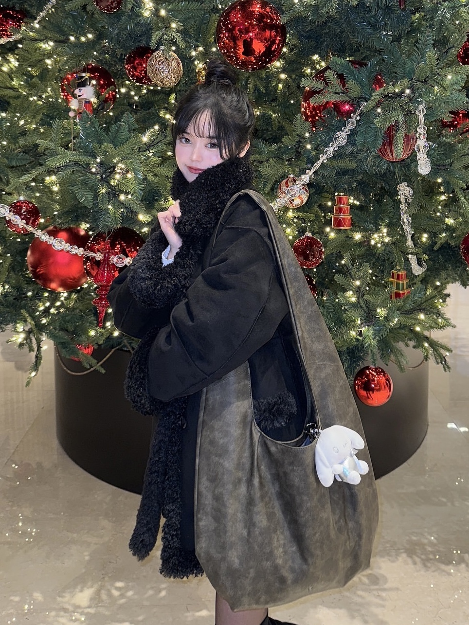 ACOC Interview L Bag_Brown 착용 스타일