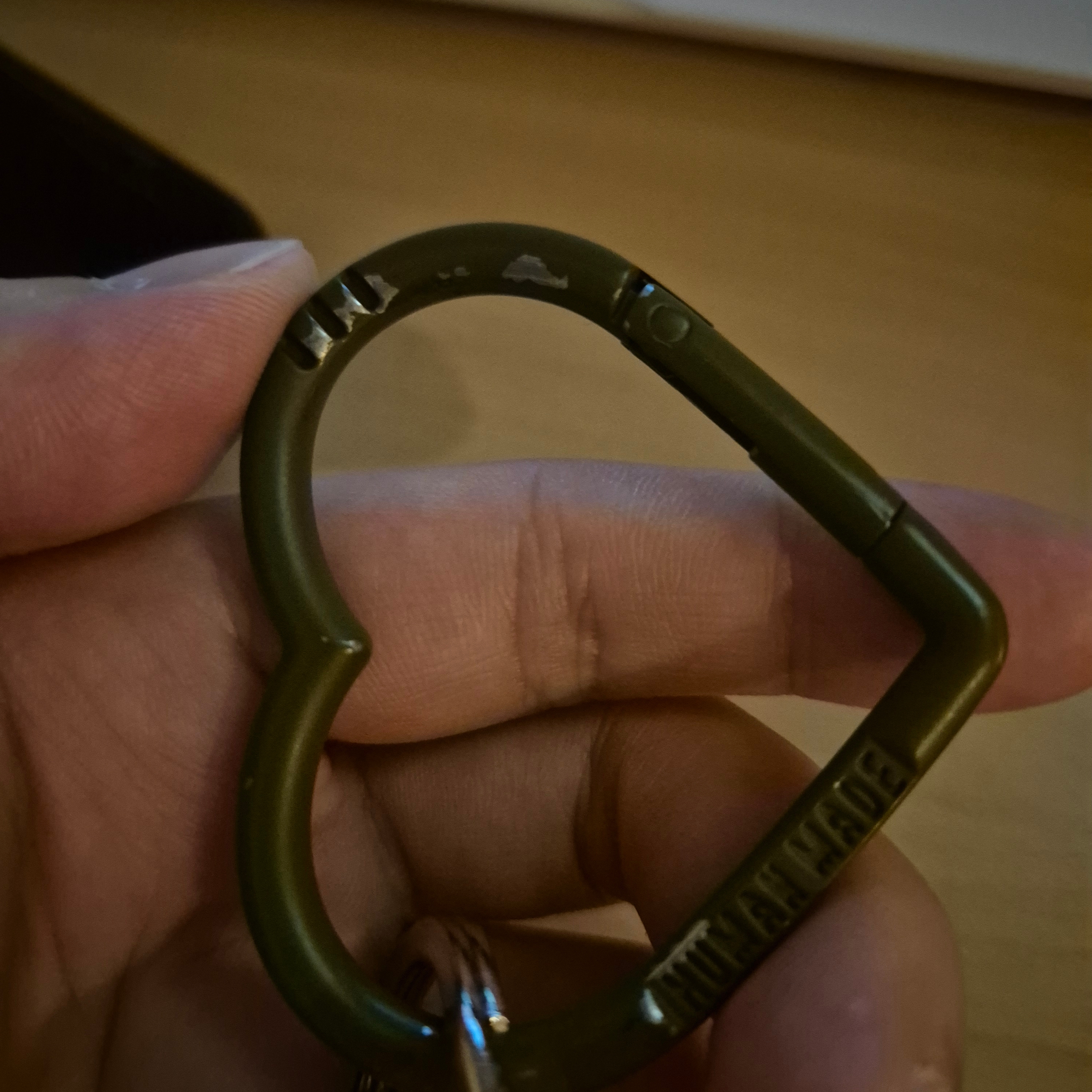 Human Made Heart Carabiner Olive Drab 착용 스타일
