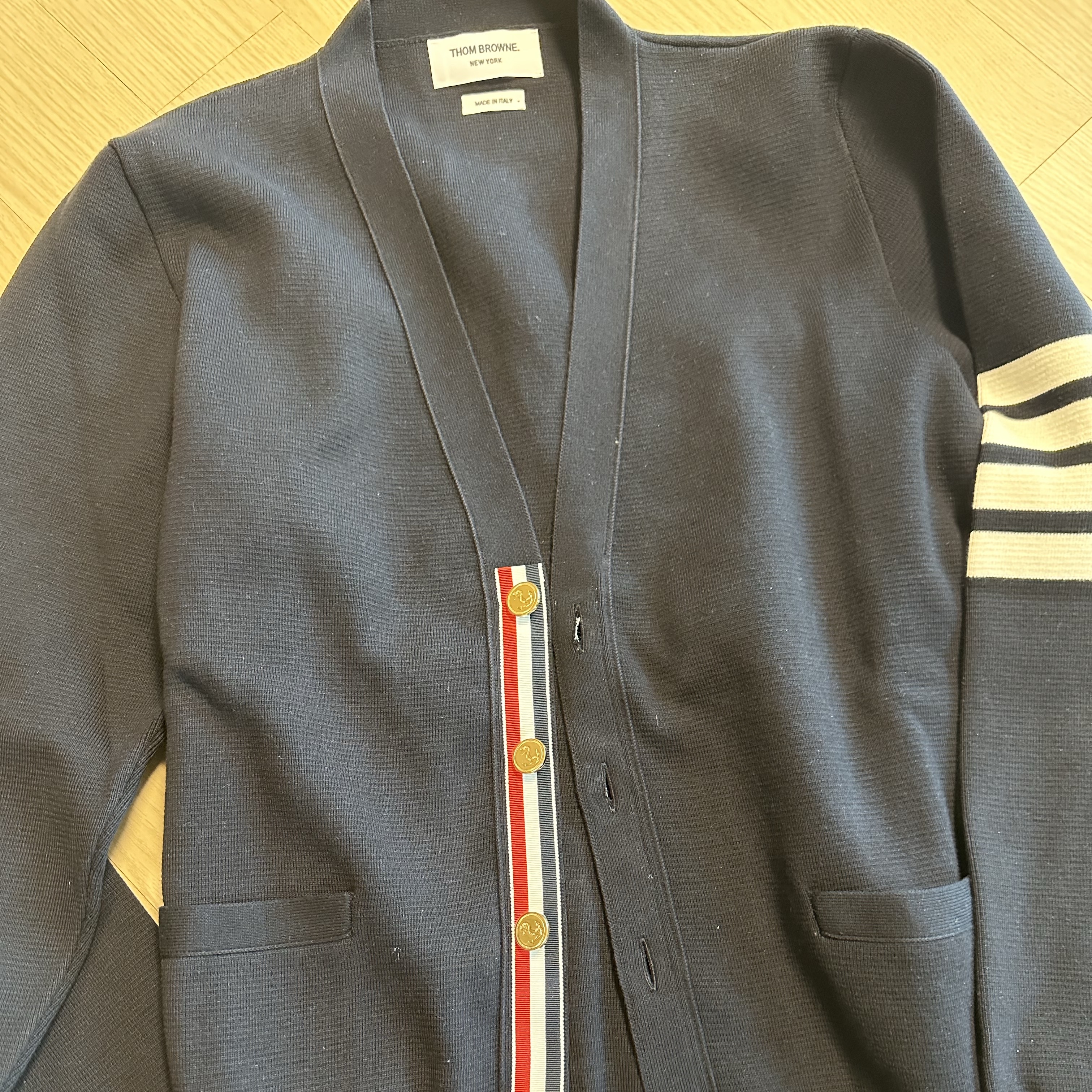 Thom Browne Milano Stitch 4-Bar Cardigan Navy 착용 스타일