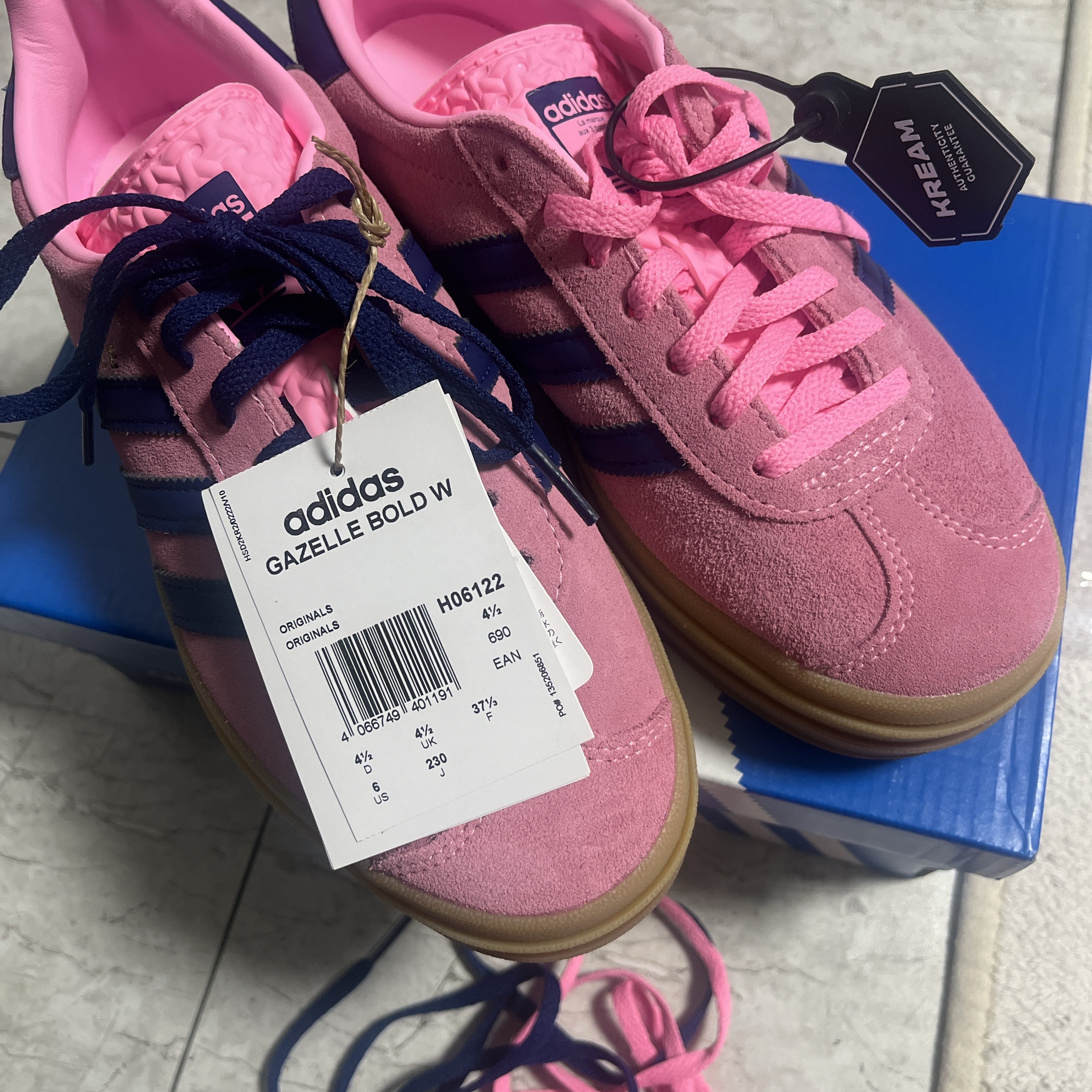 (W) Adidas Gazelle Bold Pink Glow Victory Blue 착용 스타일