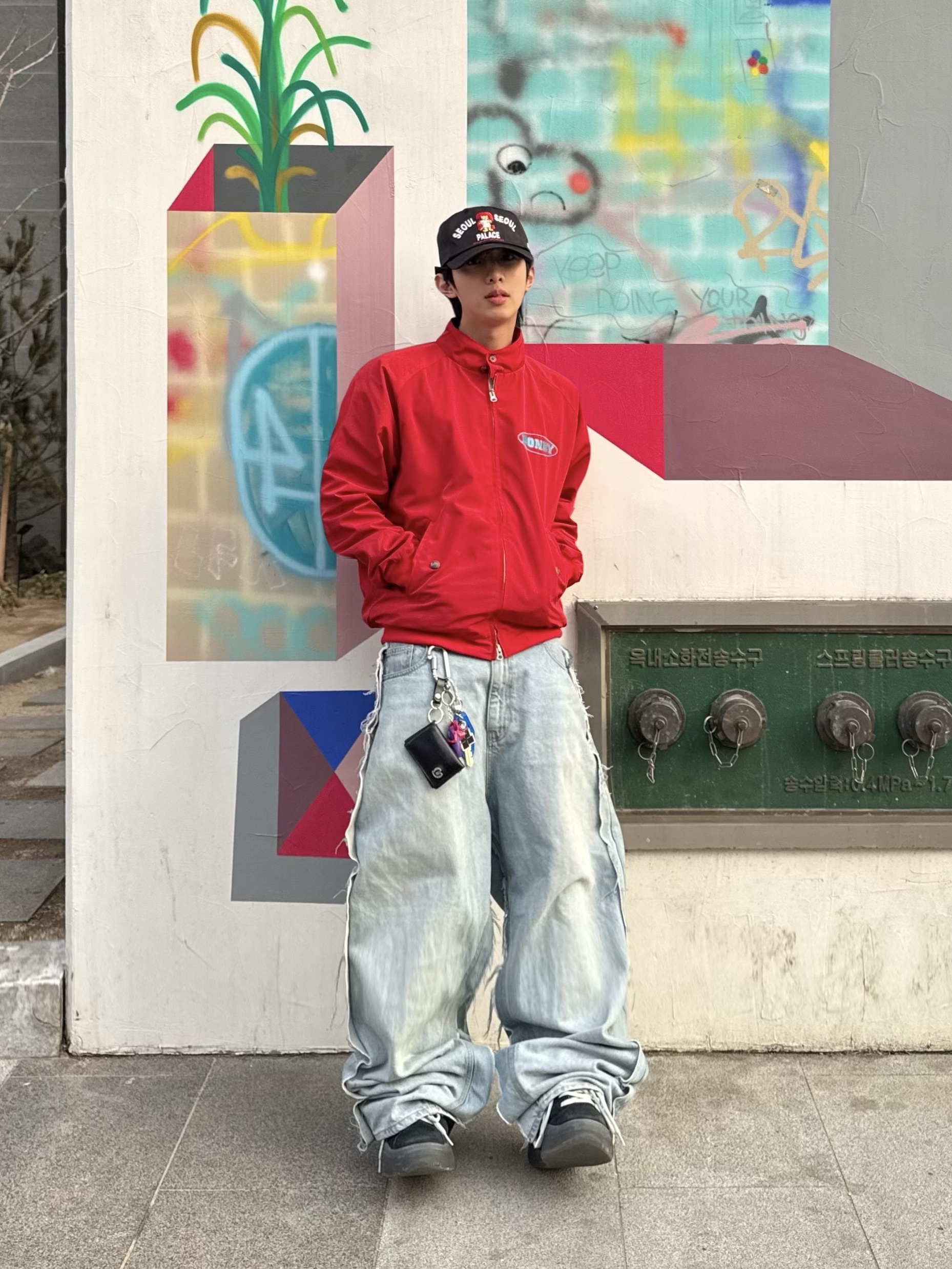 Honey Scoop House Harrington Jacket Red, Palace Seoul 2 Seoul 6-Panel Cap Black - 25SS 착용 스타일 - 5