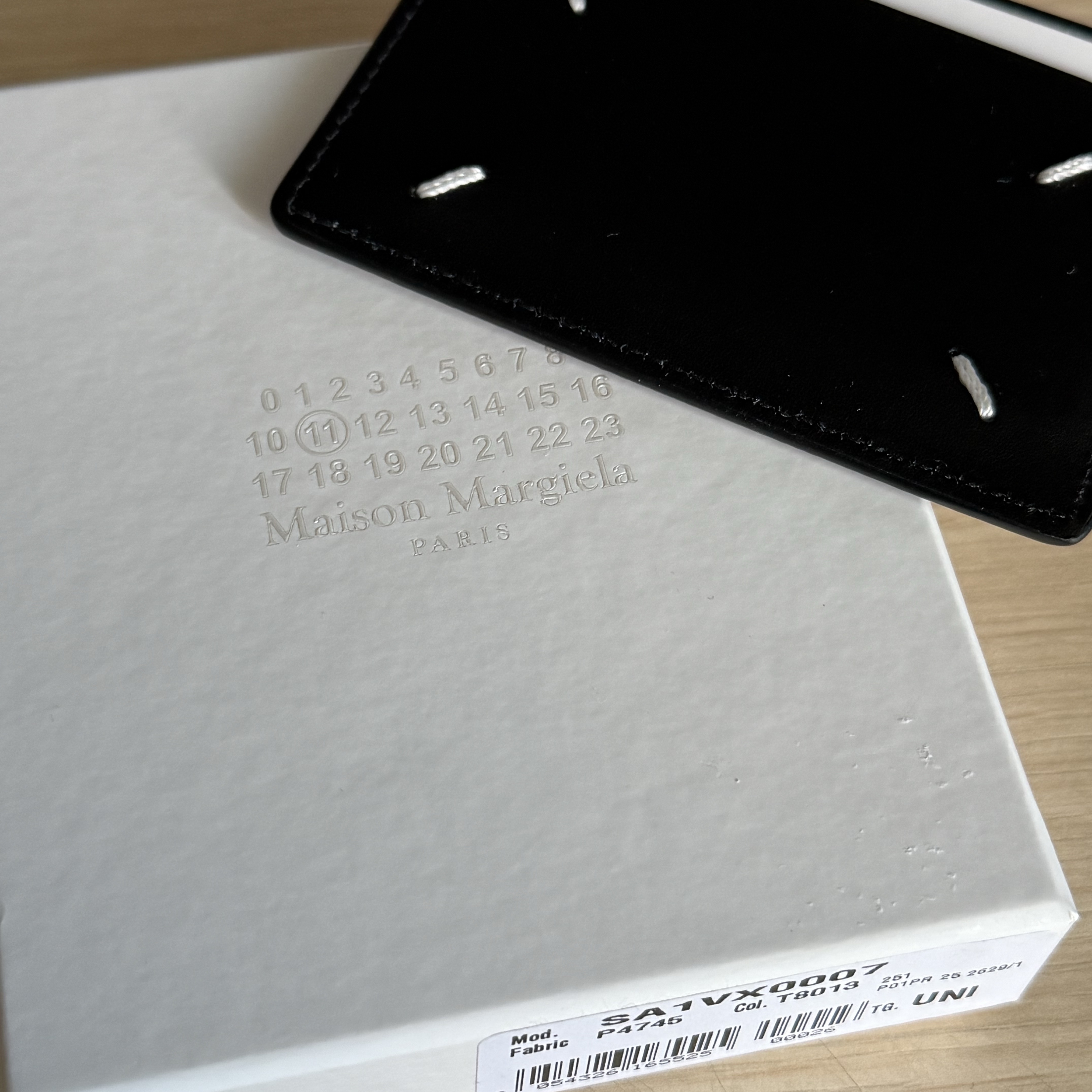 Maison Margiela Four Stitch Card Holder Black 착용 스타일
