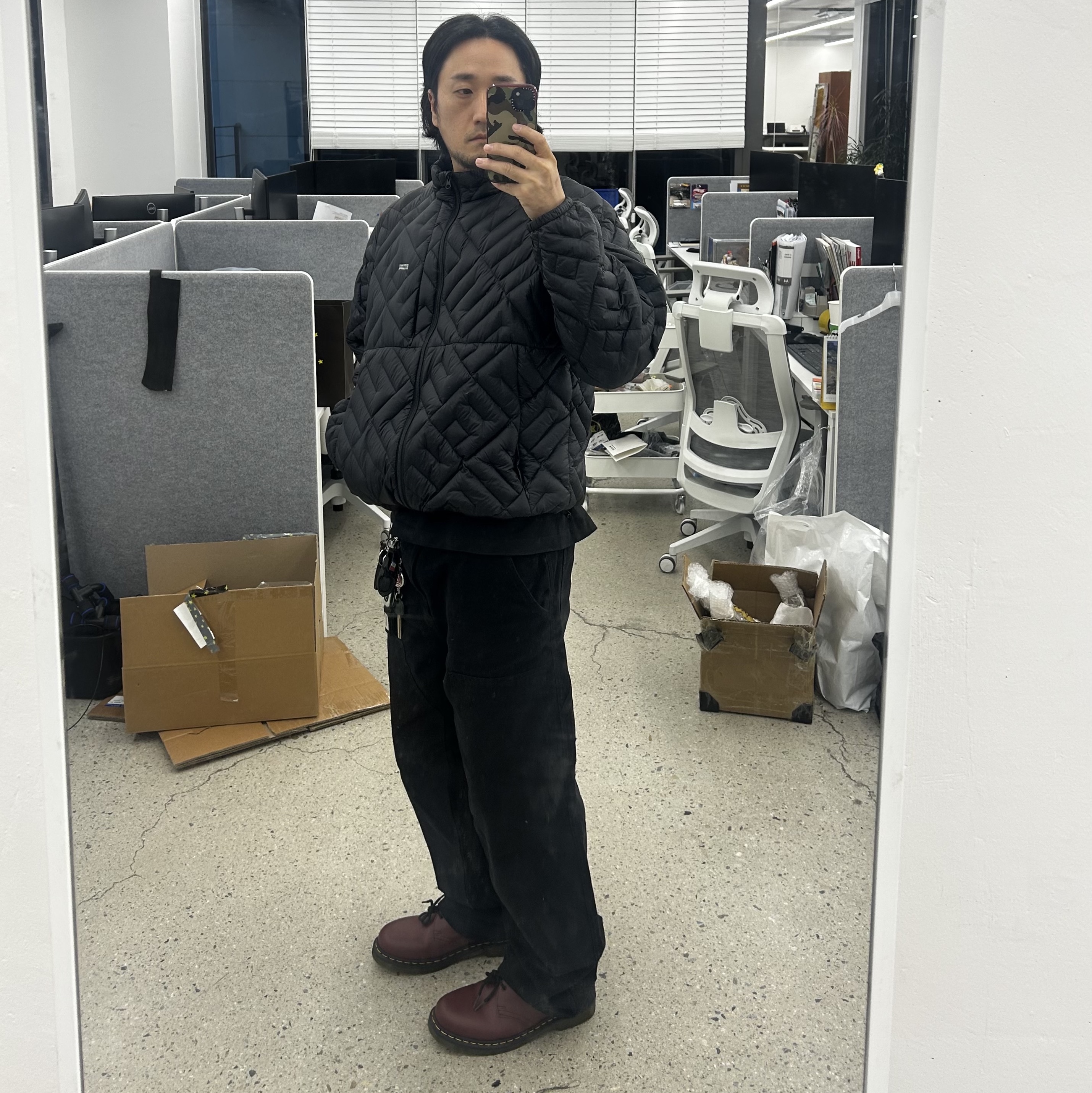 Supreme Spellout Quilted Lightweight Down Jacket Black - 22SS, Roa Andreas Strap Boots Black 착용 스타일 - 2