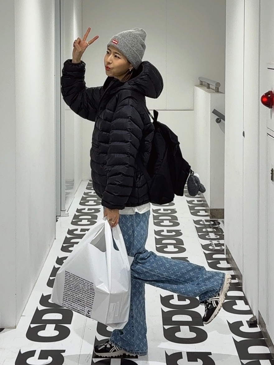 Supreme Mohair Beanie Heather Grey - 24FW, Human Made Backpack Black 착용 스타일 - 1