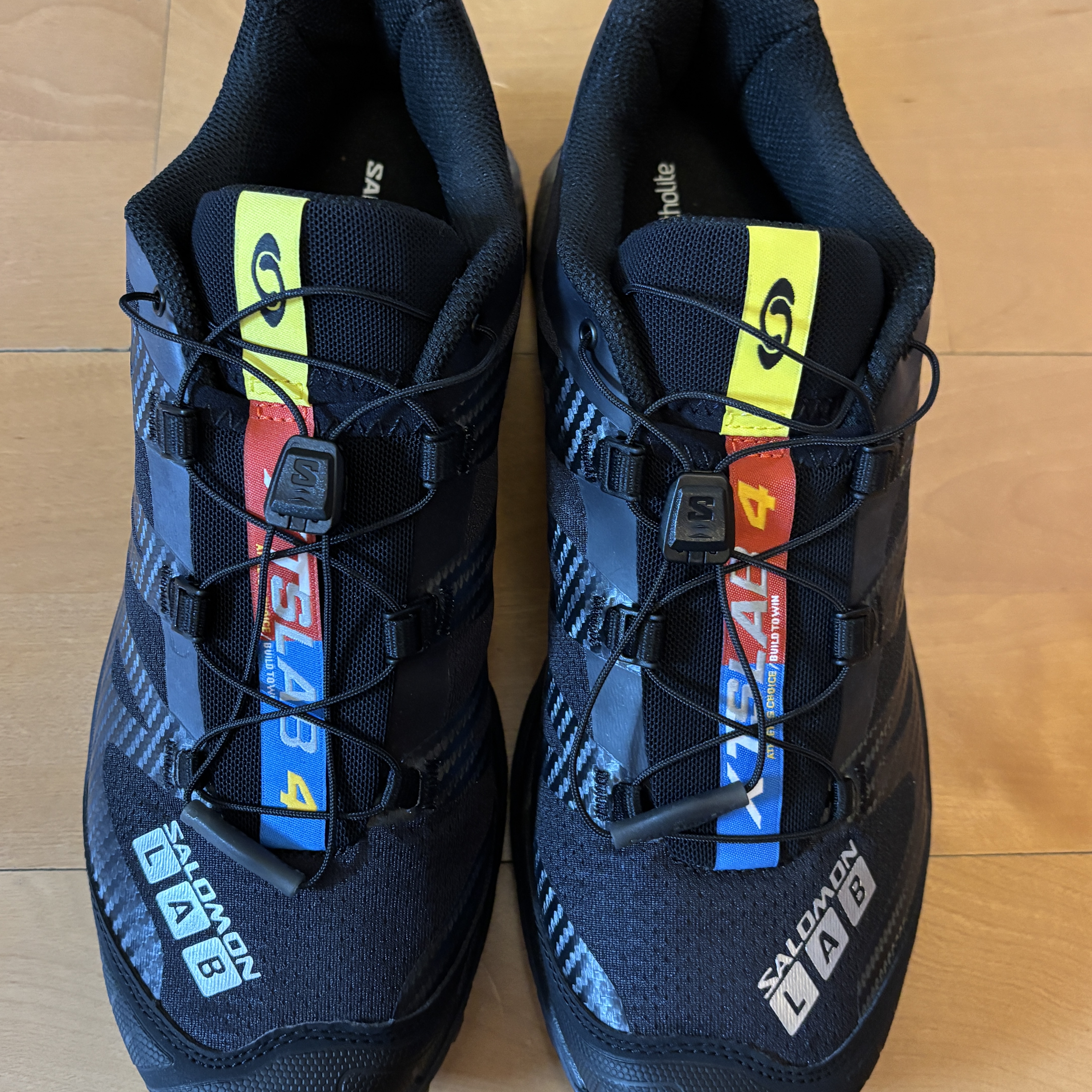 Salomon XT-4 Black Silver Metallic 착용 스타일