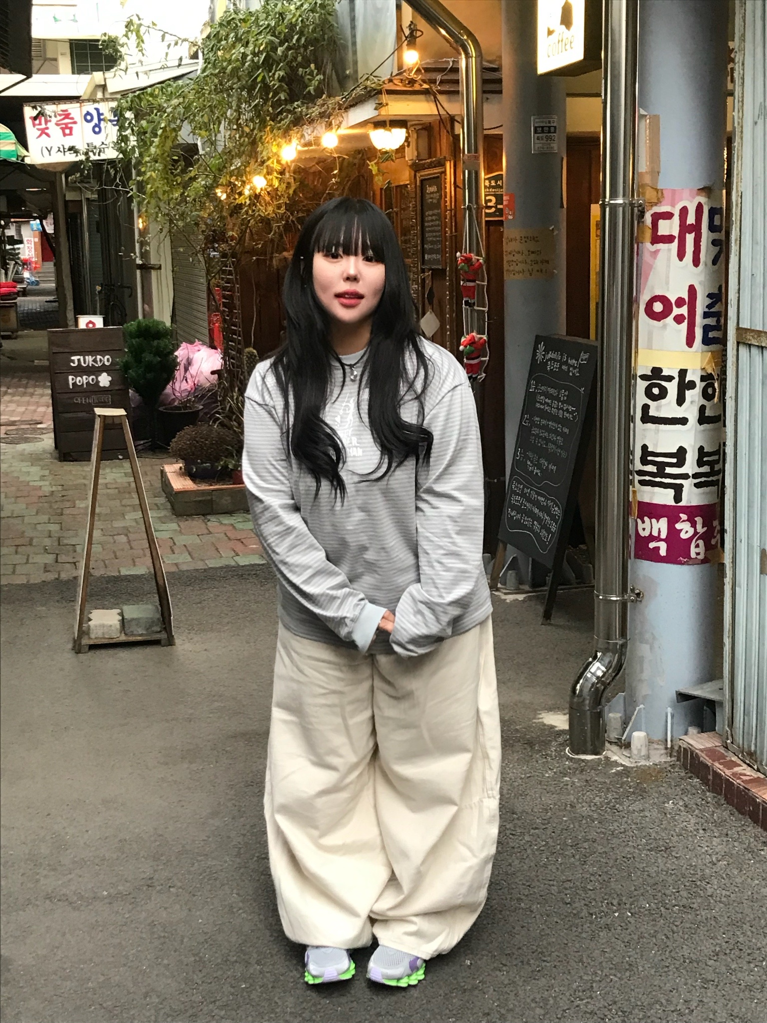 (W) Nike Shox TL Nova SP Grey Neon 착용 스타일 - 1