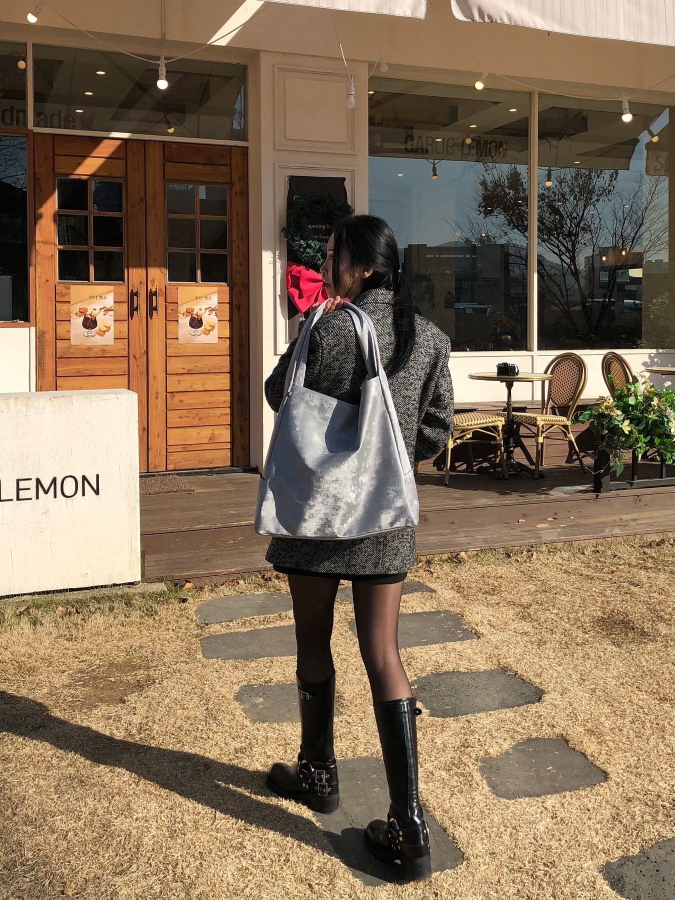ACOC Research L Bag_Silver 착용 스타일 - 2